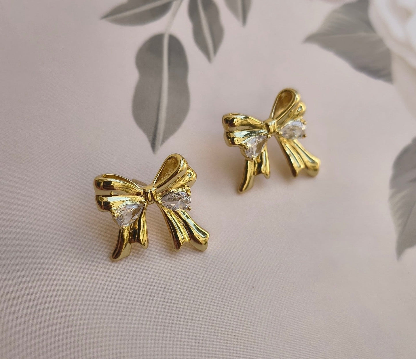 BOW STUDS Gehnacollections