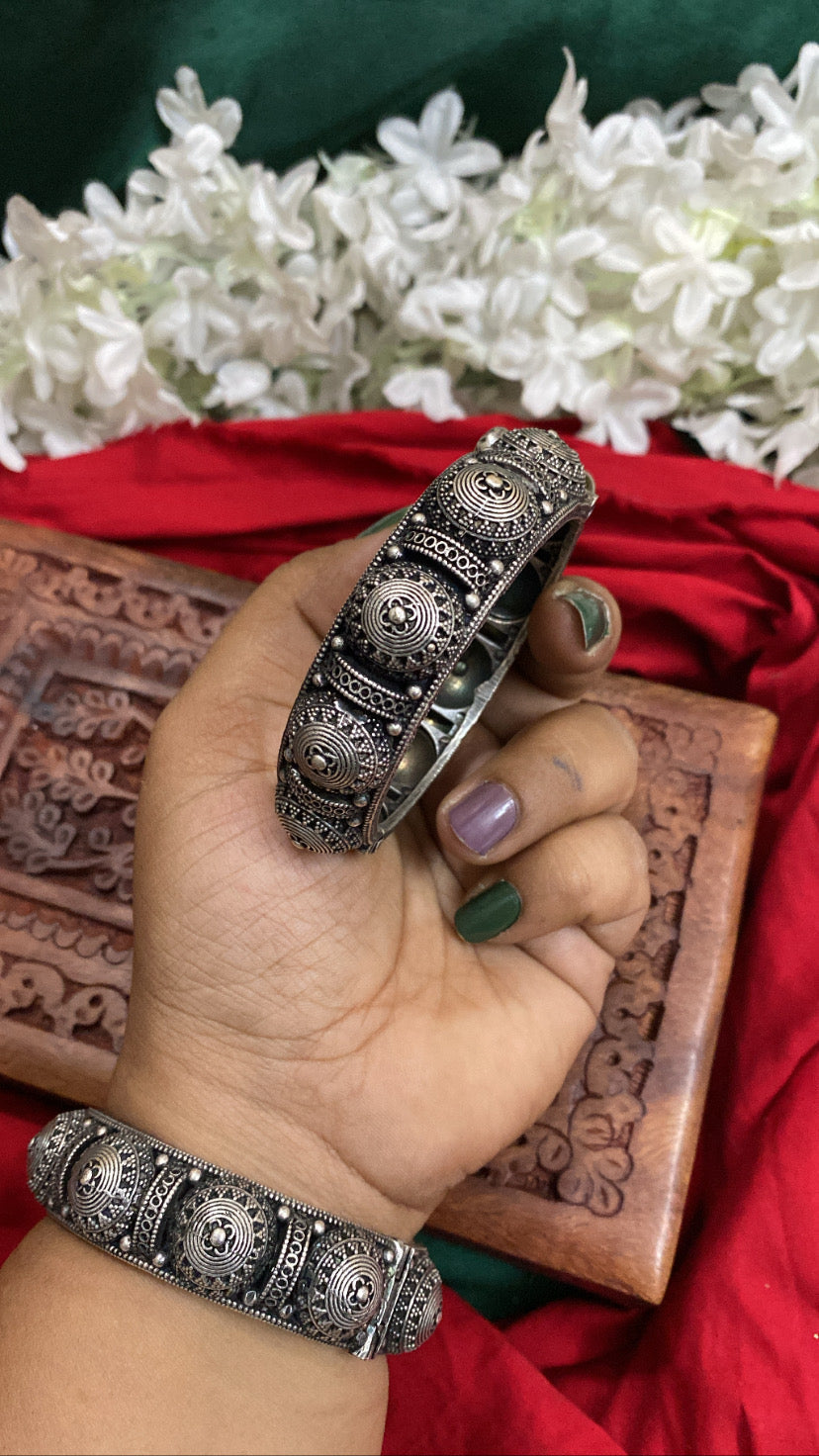 YASHVI KADA Gehnacollections