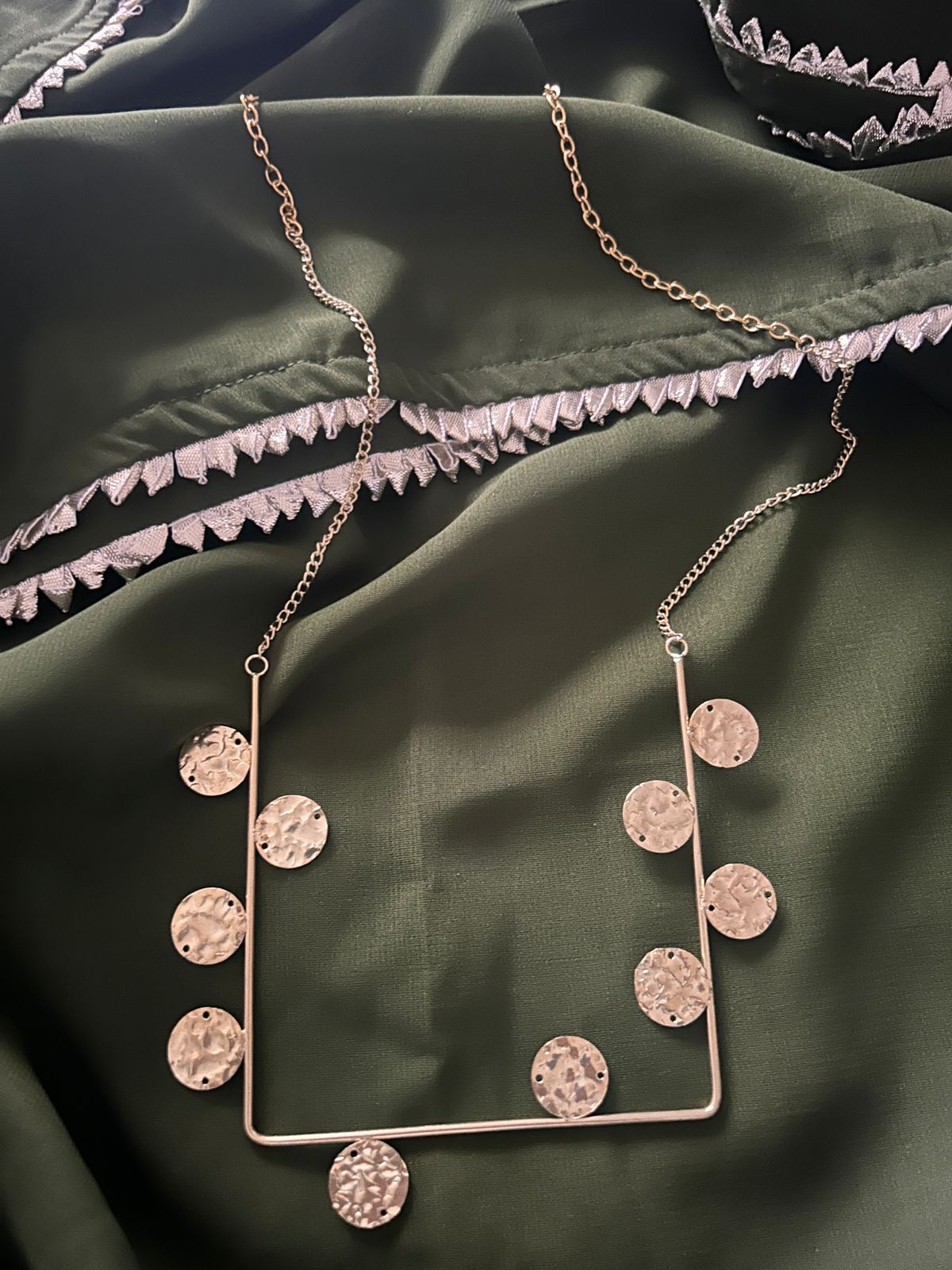 SQUARE PENDENT NECKLACE Gehnacollections