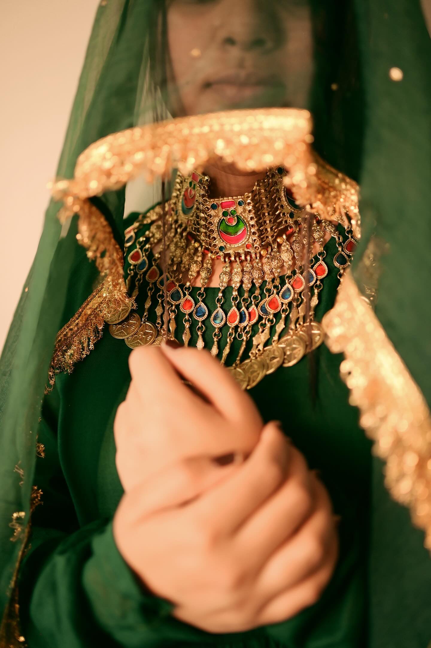 SABANA CHOKER Gehnacollections