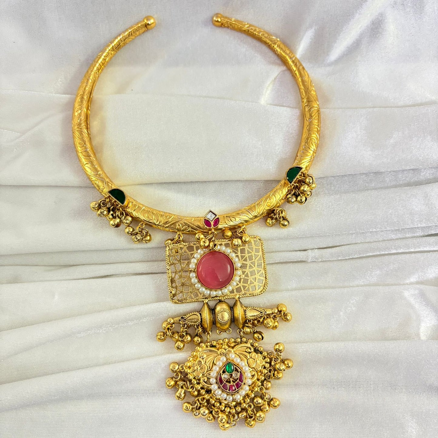 TANIKA HASLI Gehnacollections