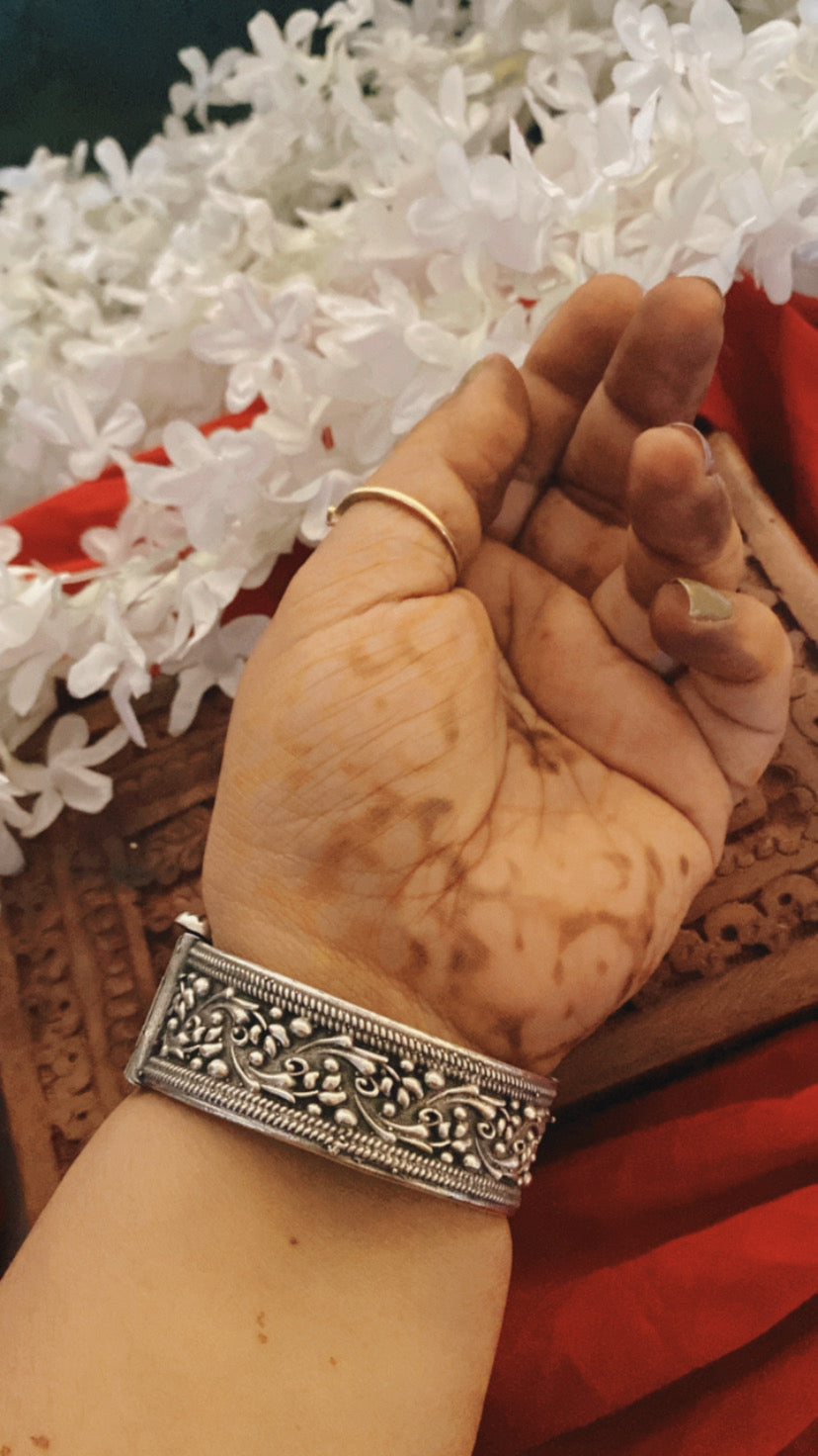 SRAVYA KADA Gehnacollections