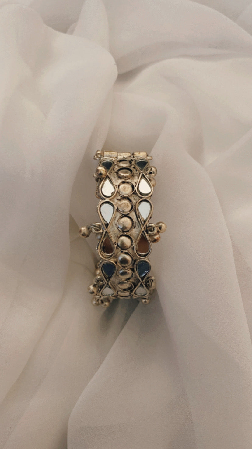 DHIR SEESH KADA Gehnacollections