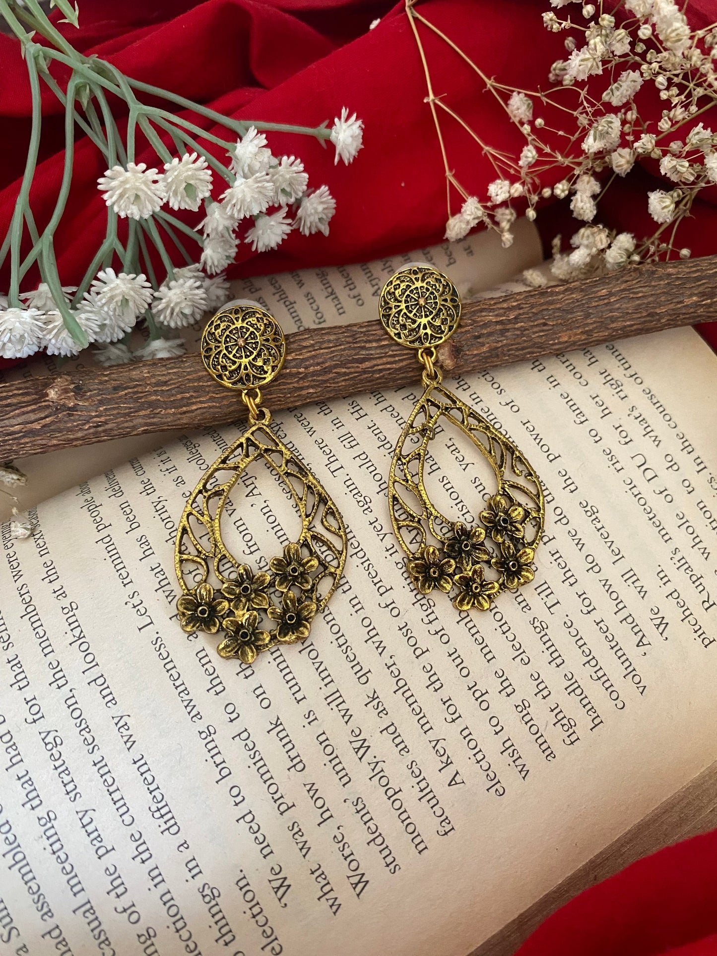 FLORAL DANGLER Gehnacollections