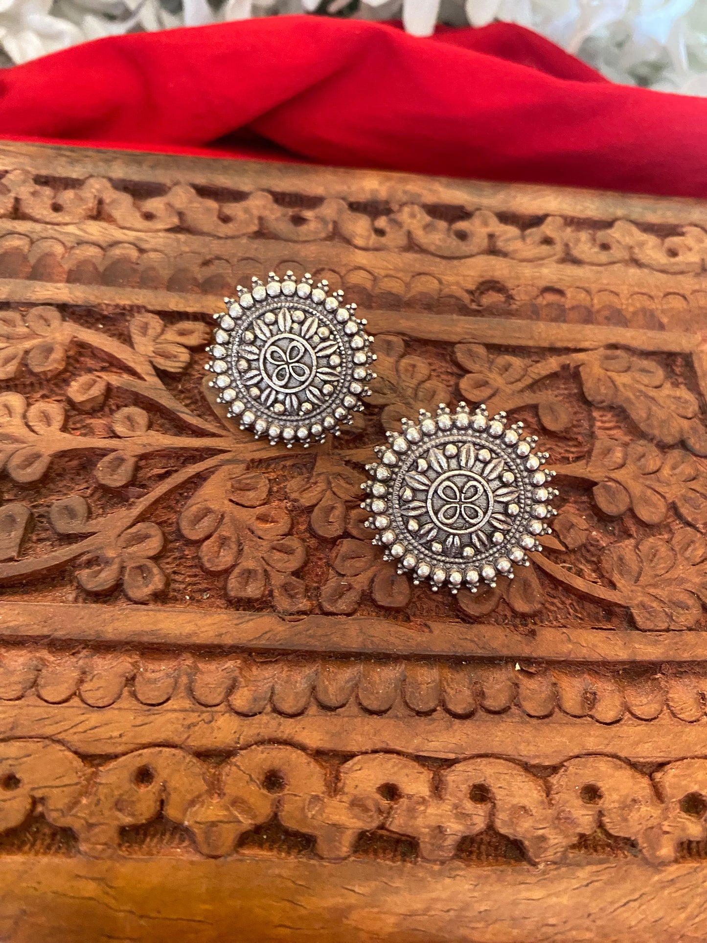 NIDHA STUDS Gehnacollections