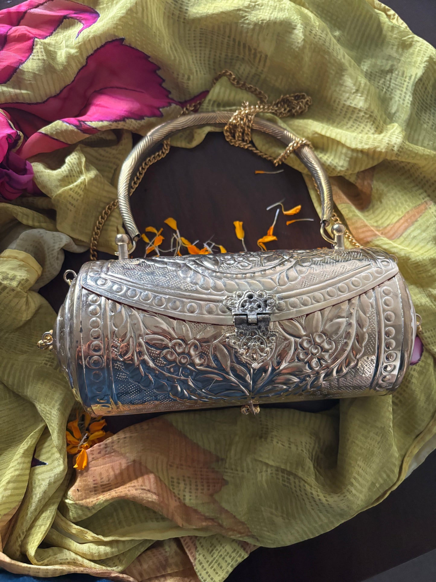 Batua Gehnacollections