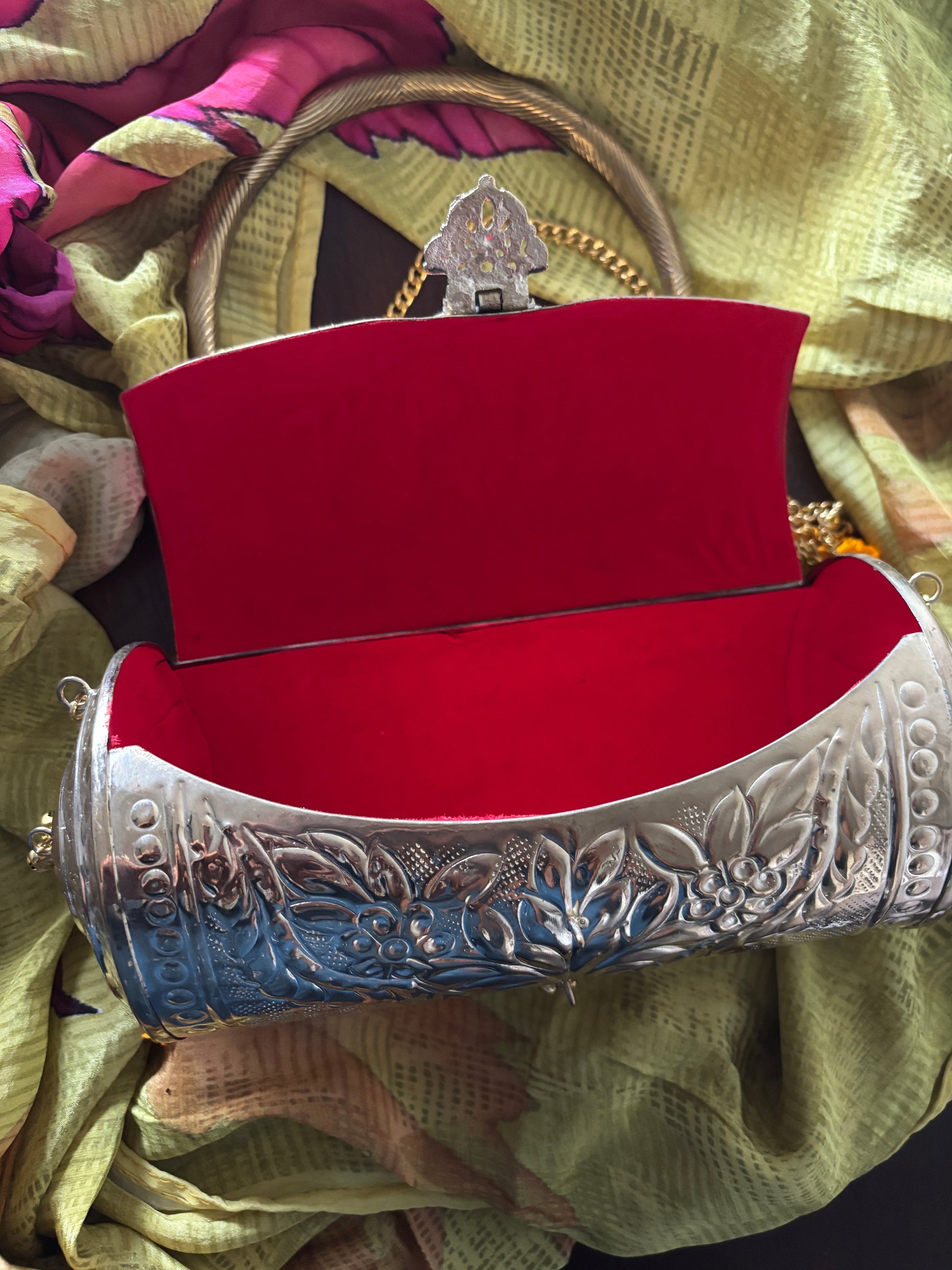 Batua Gehnacollections