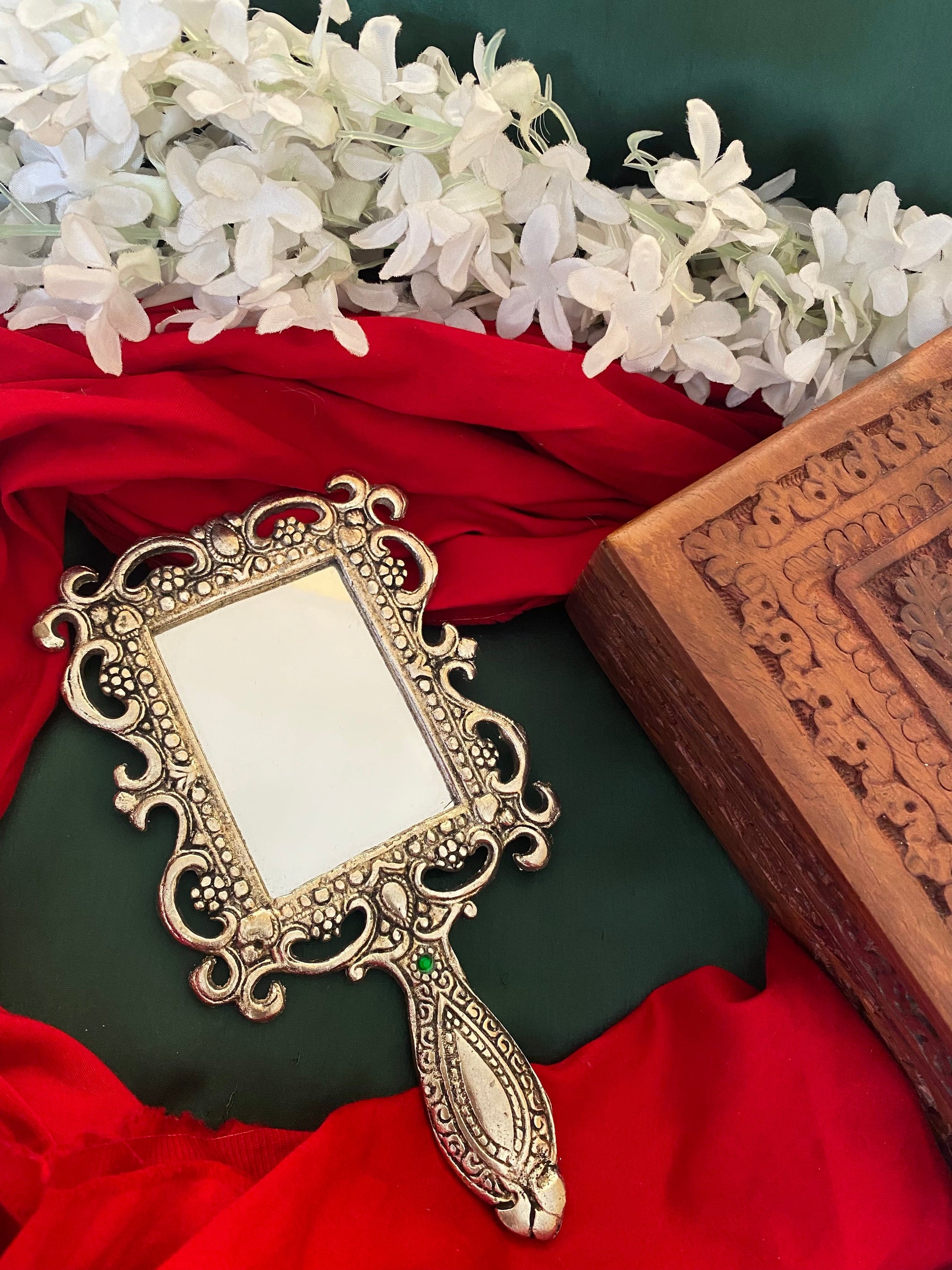 VINTAGE ANTIQUE MIRROR Gehnacollections