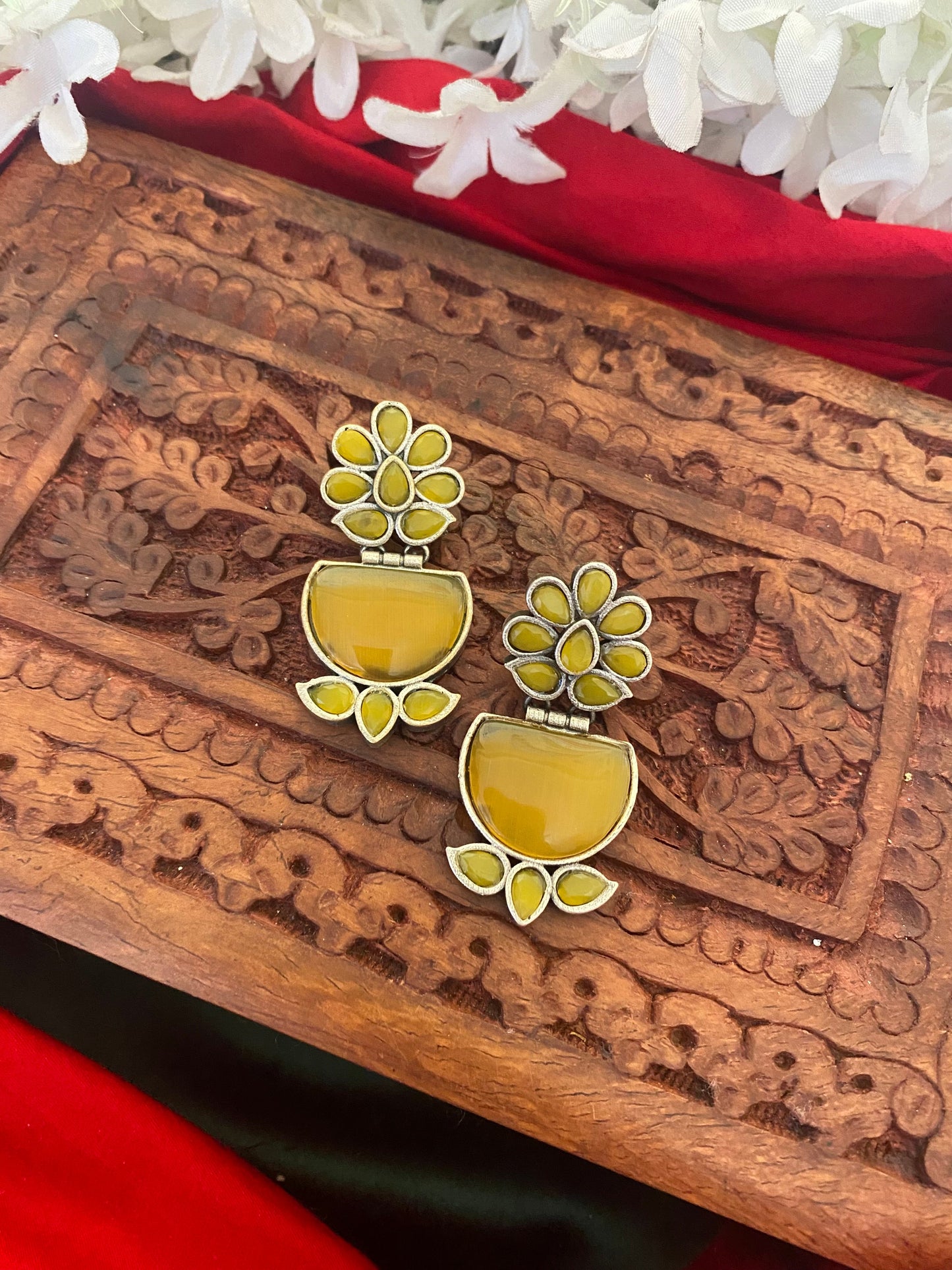 ARYA STUDS Gehnacollections