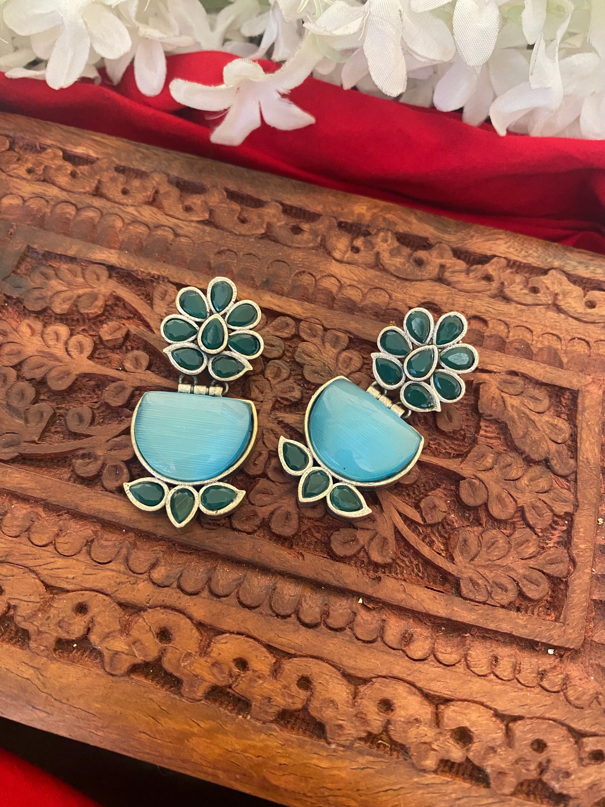 ARYA STUDS Gehnacollections