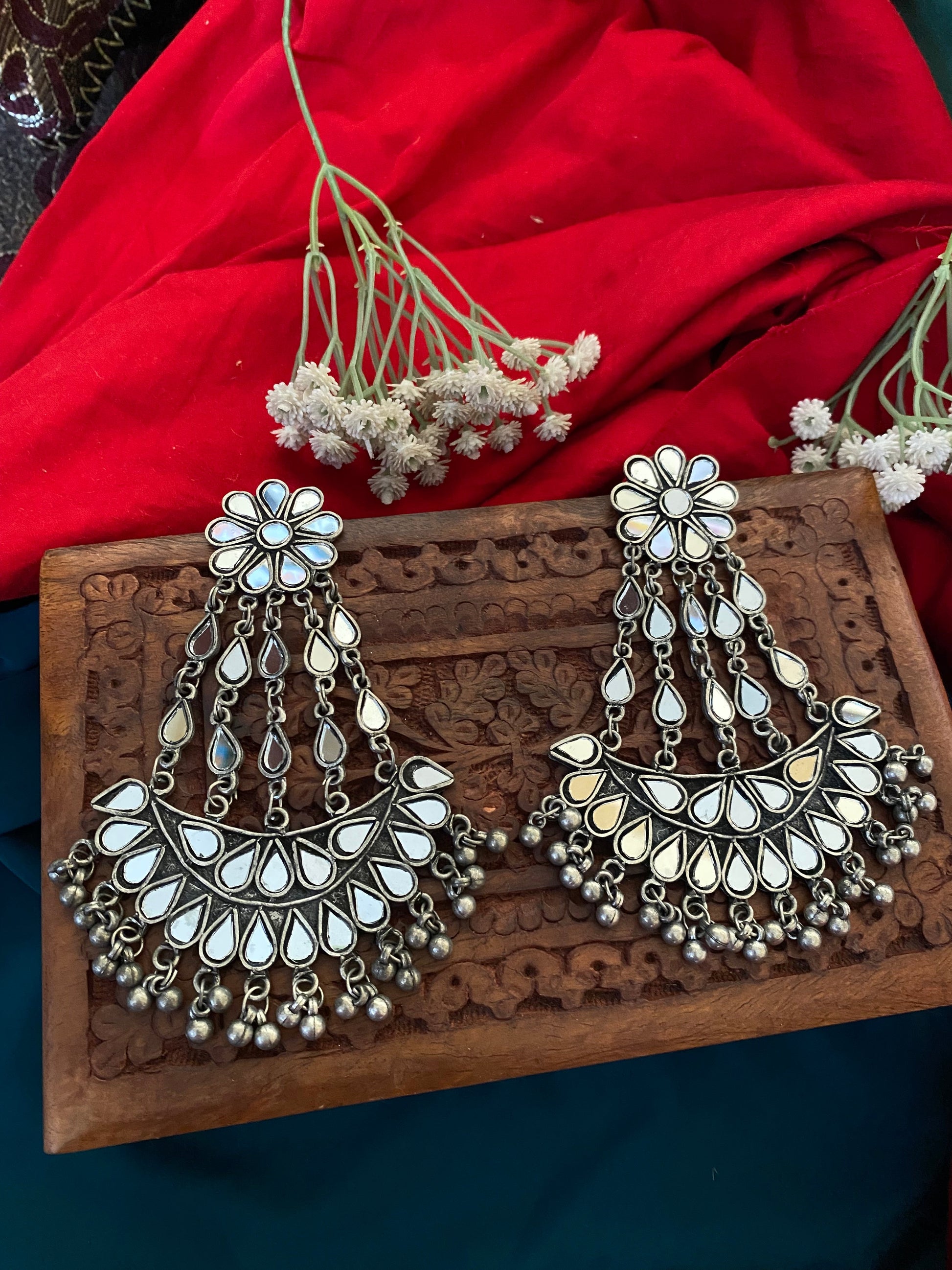 YUKTA CHANDBALI Gehnacollections