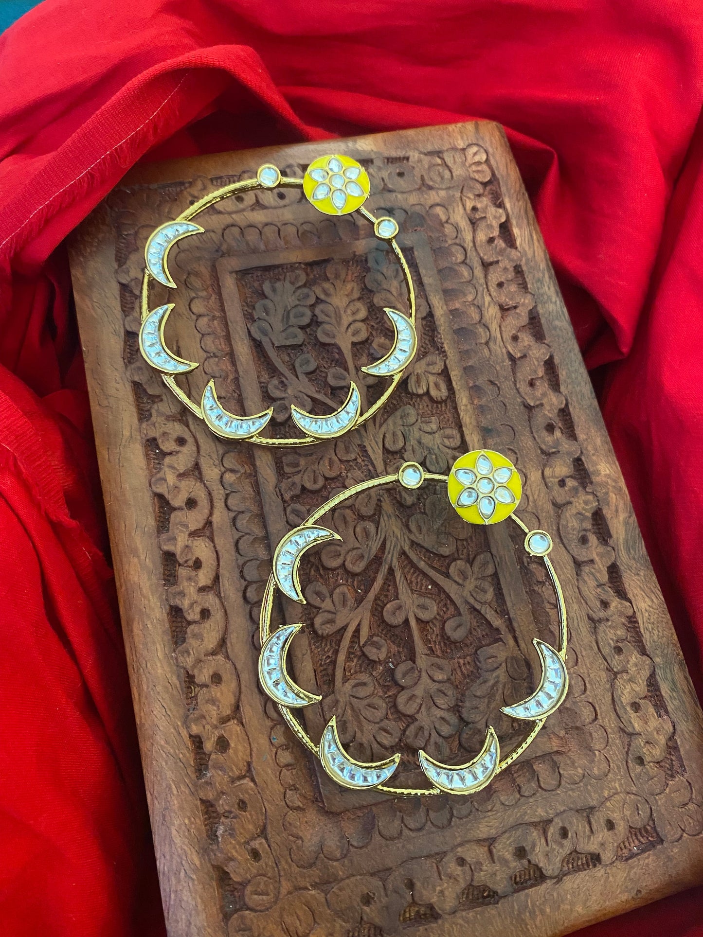 AKIRA CHANDBALI Gehnacollections