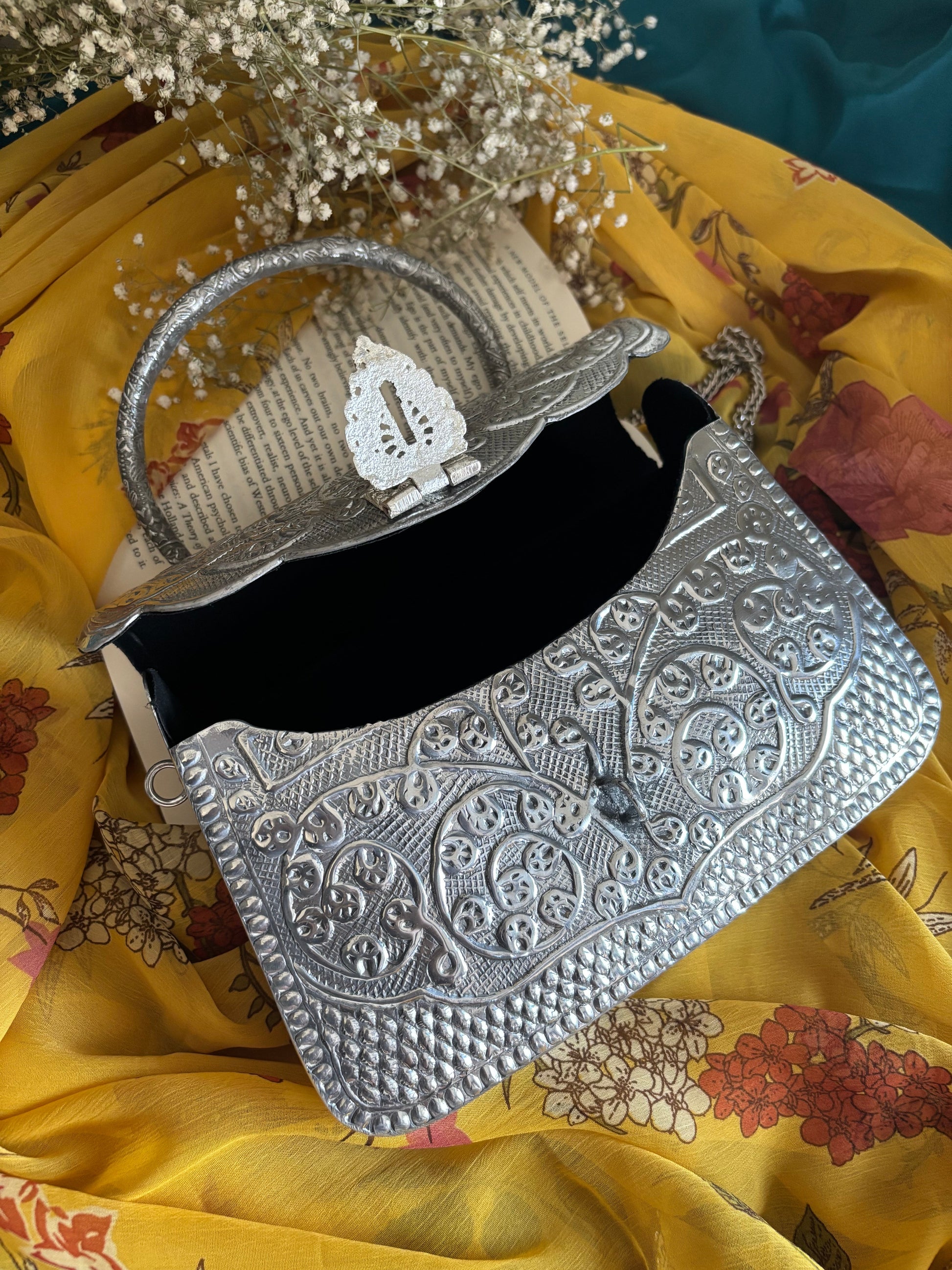 Batua Gehnacollections