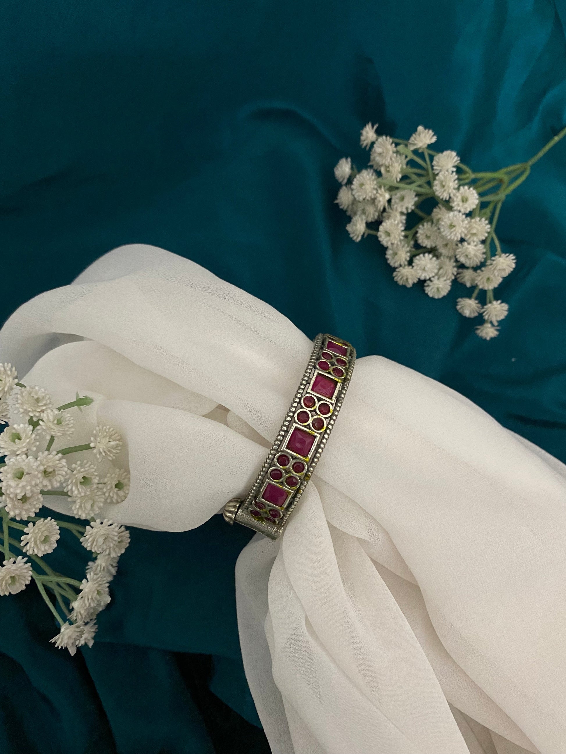 DHAMI STONE KADA Gehnacollections