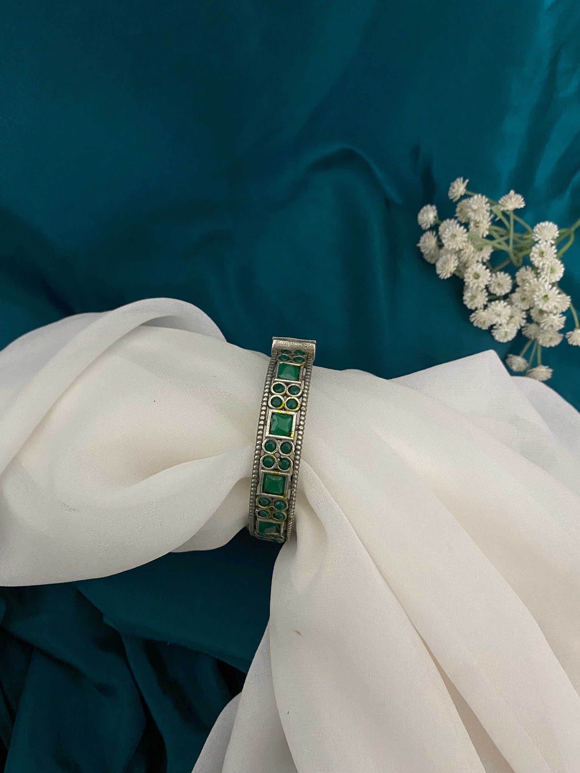 DHAMI STONE KADA Gehnacollections