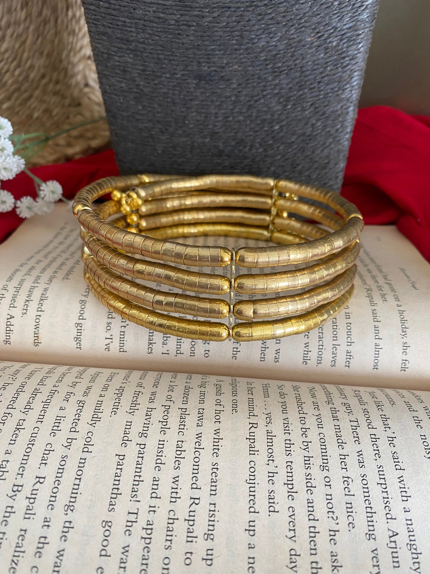 MYRA CHOKER Gehnacollections