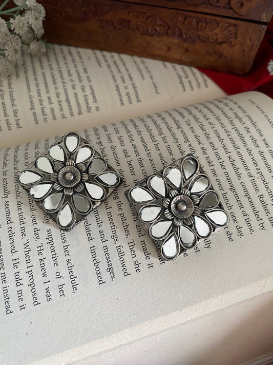 Square mirror studs Gehnacollections