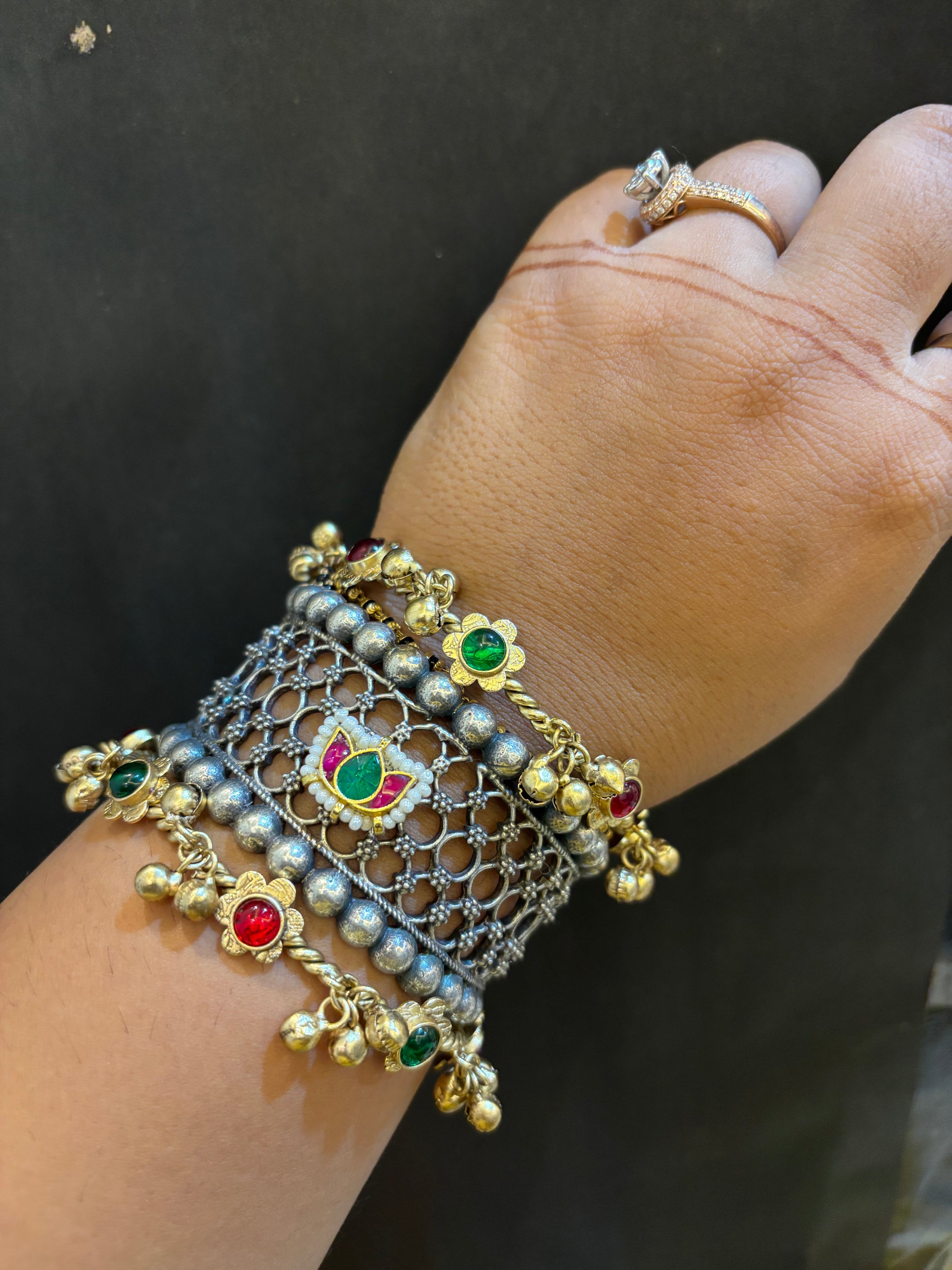 Divinaa Hand stack Gehnacollections