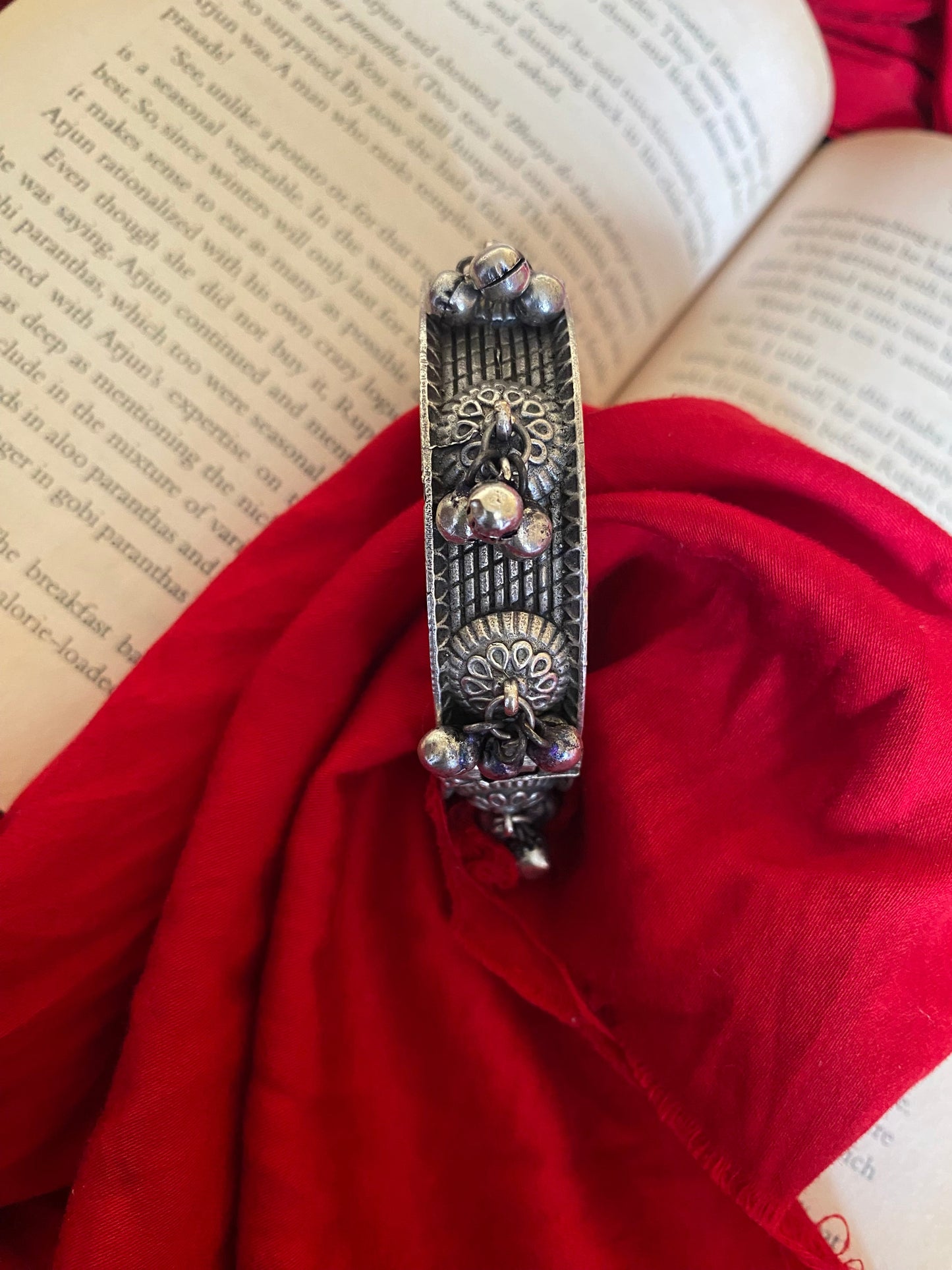 RISHA GHUNGHROO KADA Gehnacollections