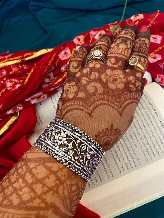 AYUSHI KADA Gehnacollections