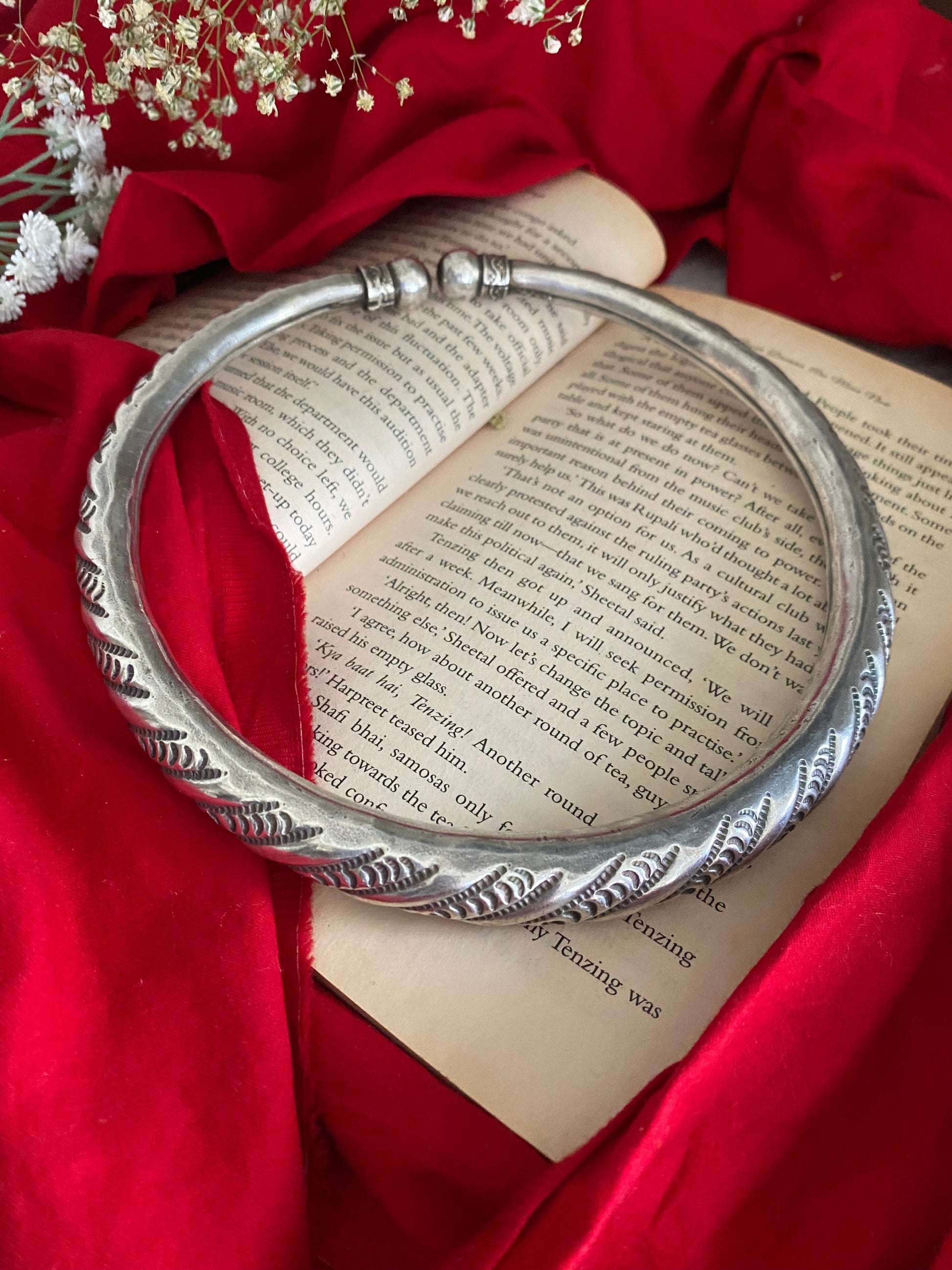 ANANTA HASLI Gehnacollections