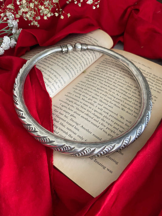 ANANTA HASLI Gehnacollections