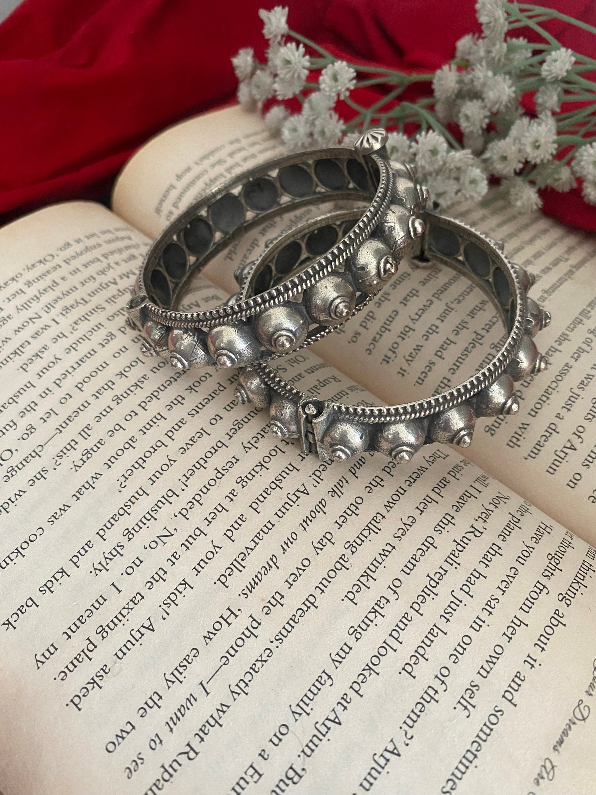 BINDIYA KADA Gehnacollections