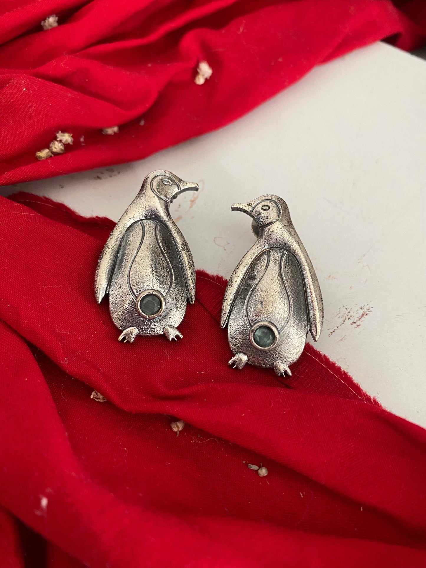 PENGUIN STUDS Gehnacollections