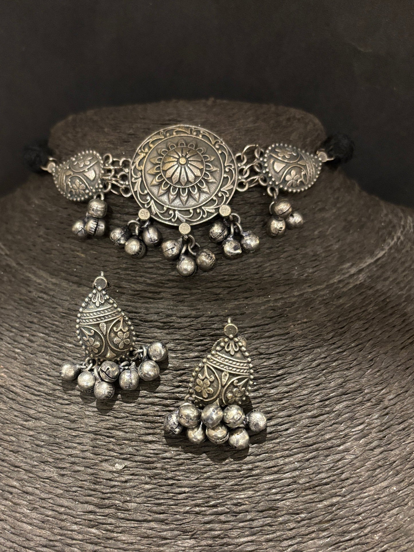 NIVI CHOKER SET Gehnacollections