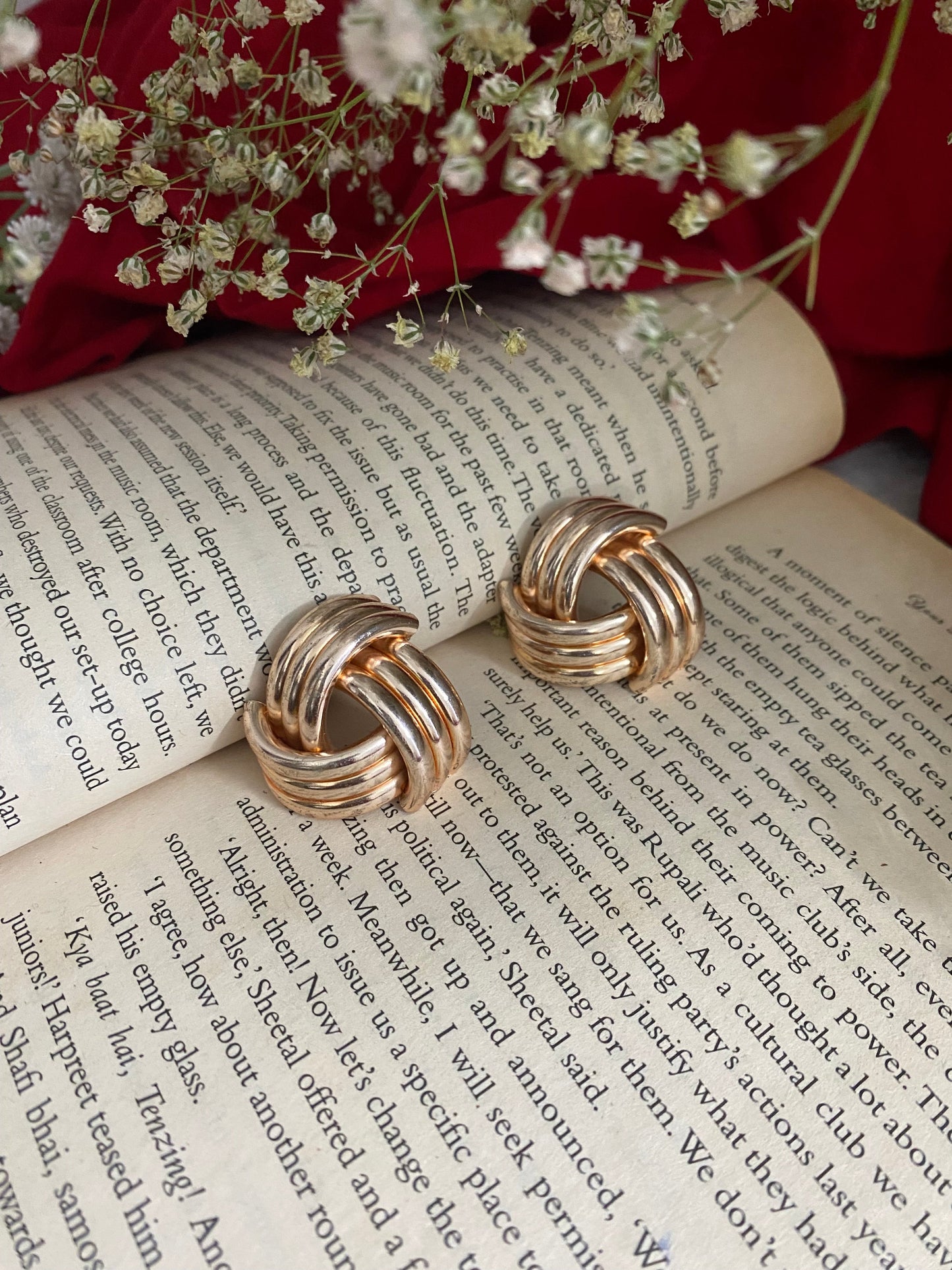 TRIANGLE STUDS Gehnacollections