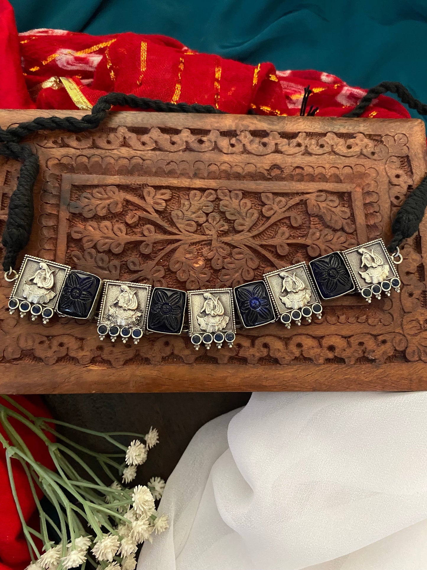 NORA CHOKER Gehnacollections