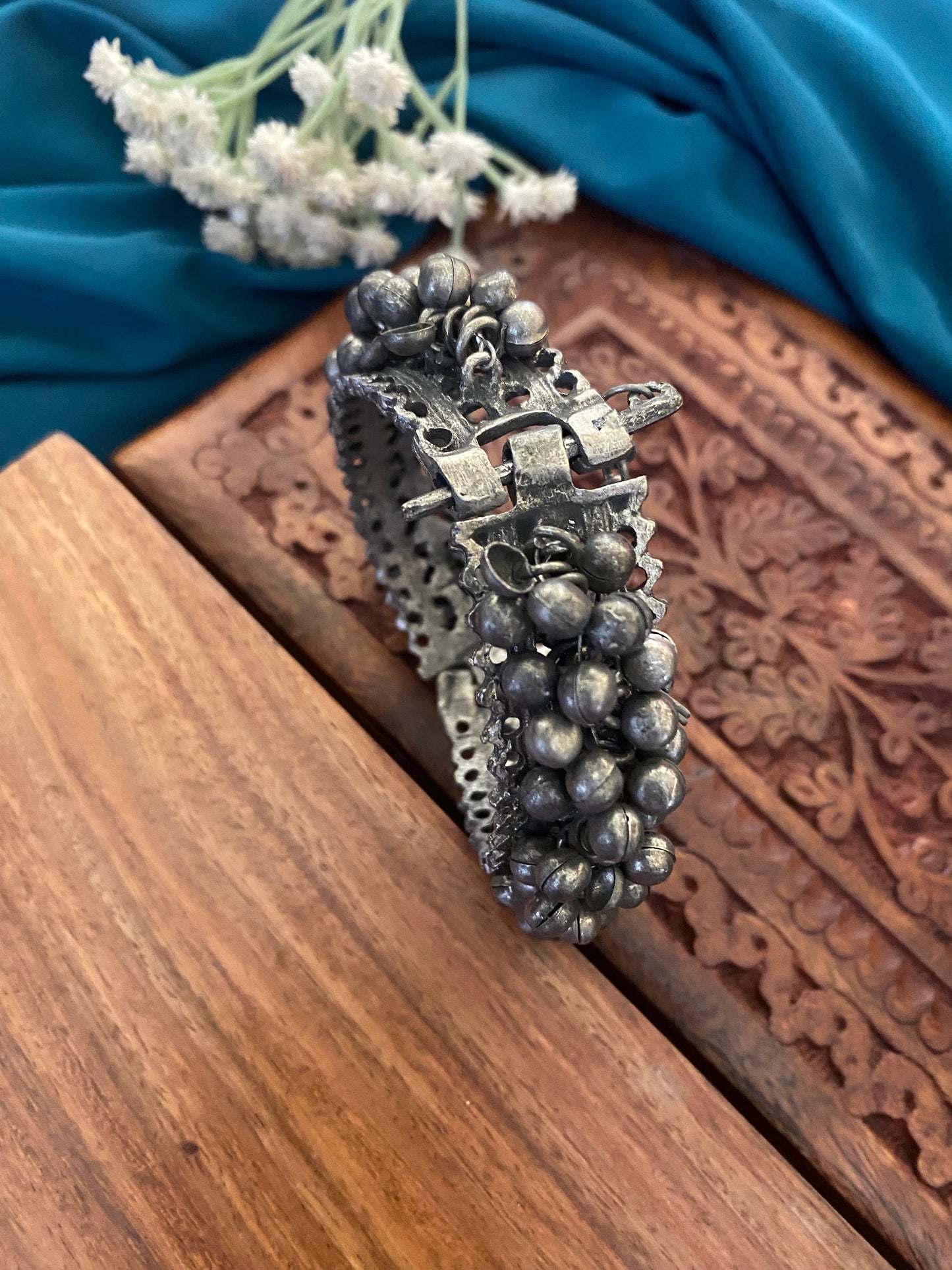 BLACKPOLISH GHUNGHROO KADA Gehnacollections