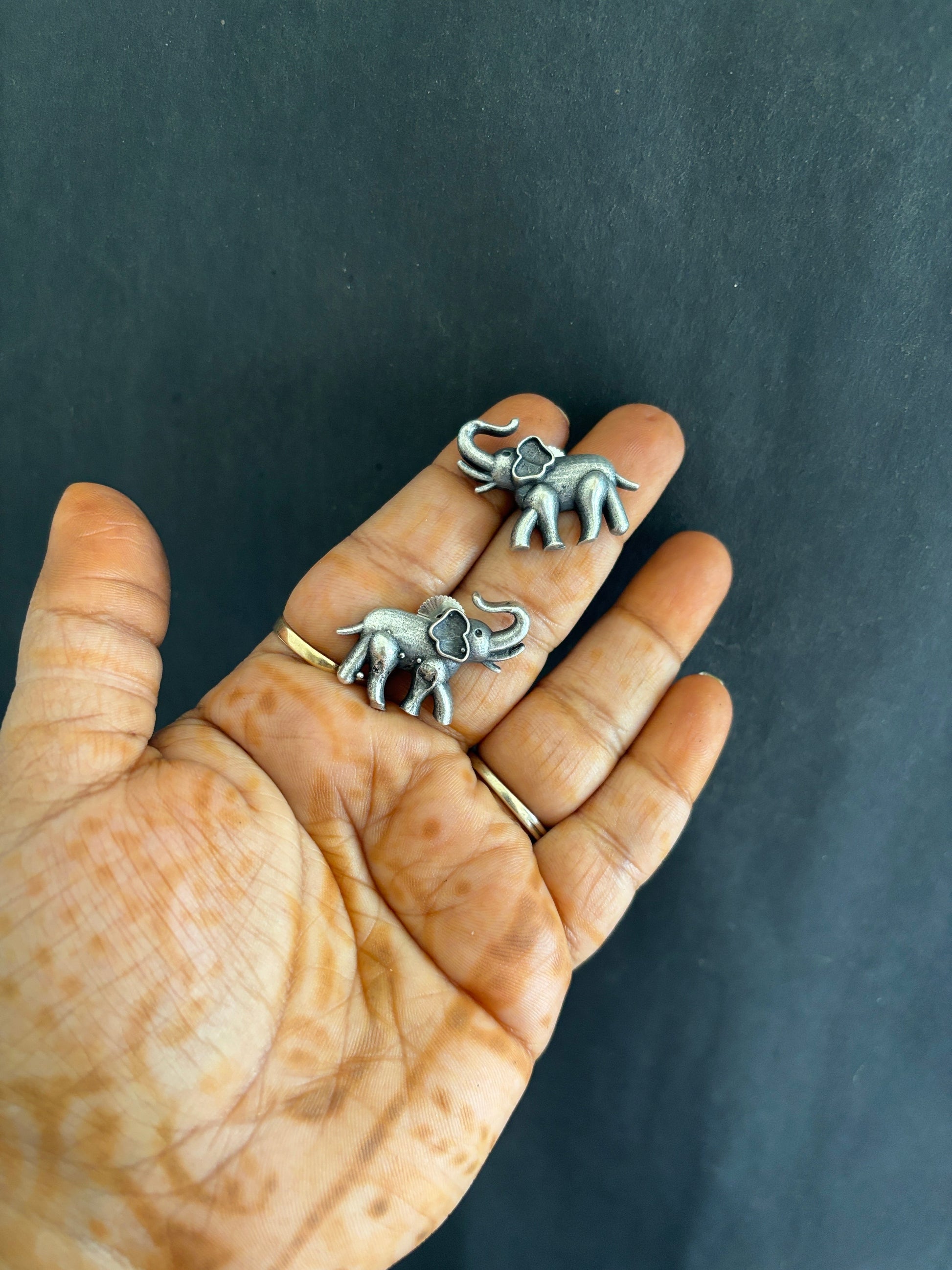 GAJ STUDS Gehnacollections