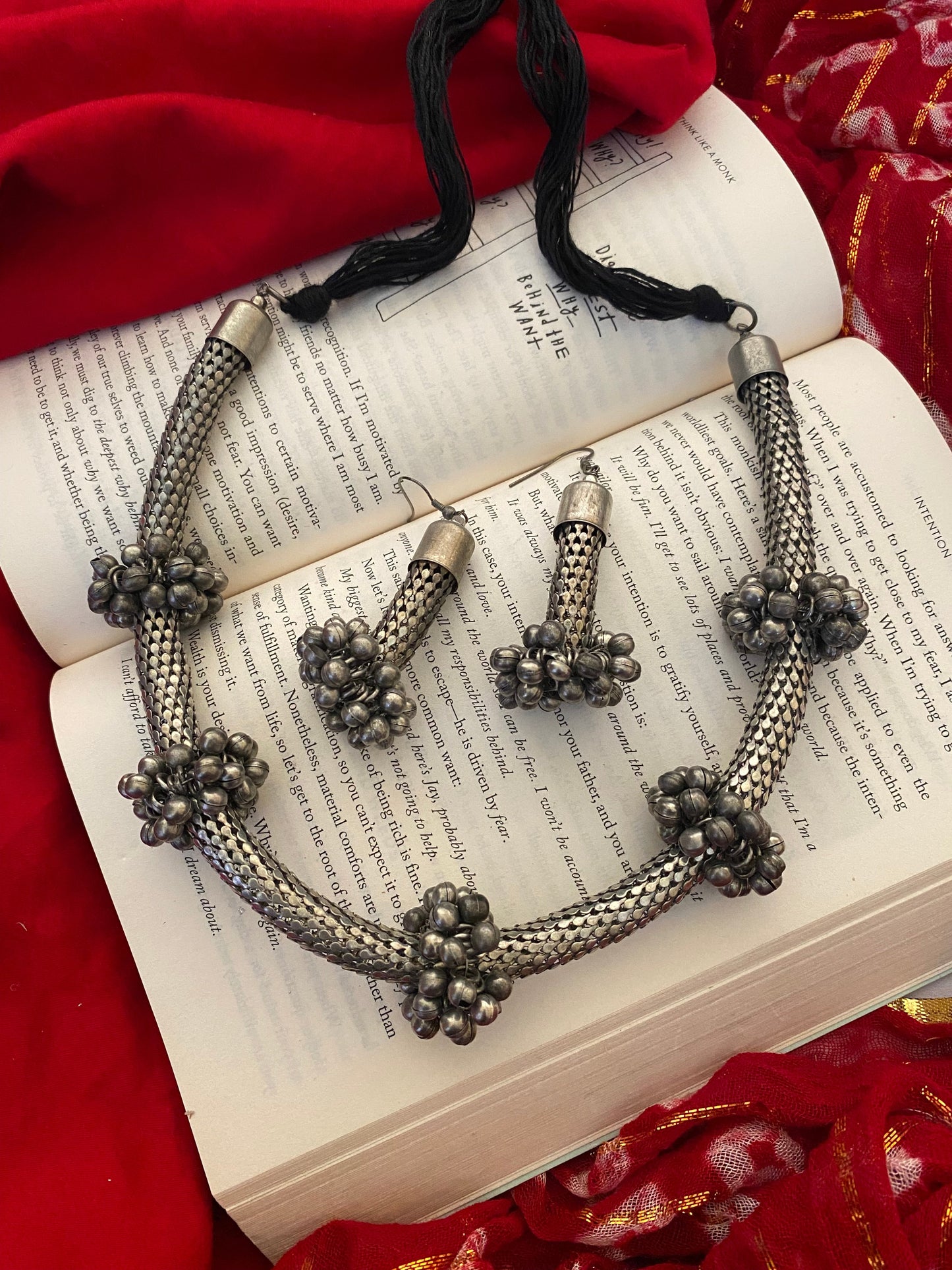 GHUNGHROO BLACK POLISH NECKLACE SET Gehnacollections