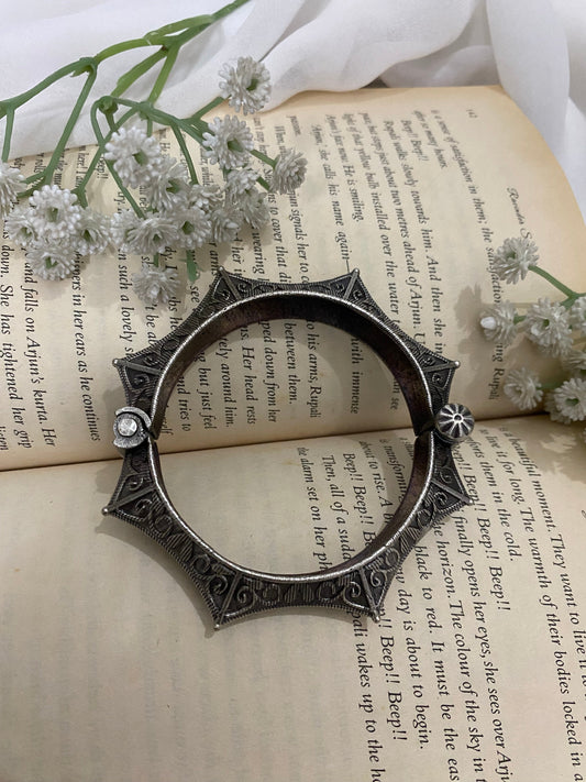 AVISHKA KADA Gehnacollections