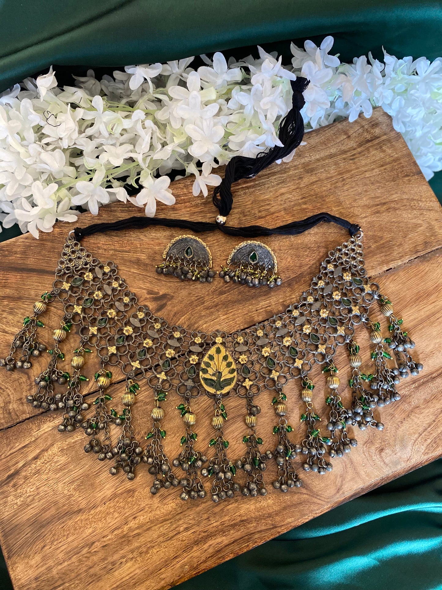 LEILA CHOKER SET Gehnacollections