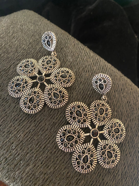 AMIKAA EARRINGS Gehnacollections