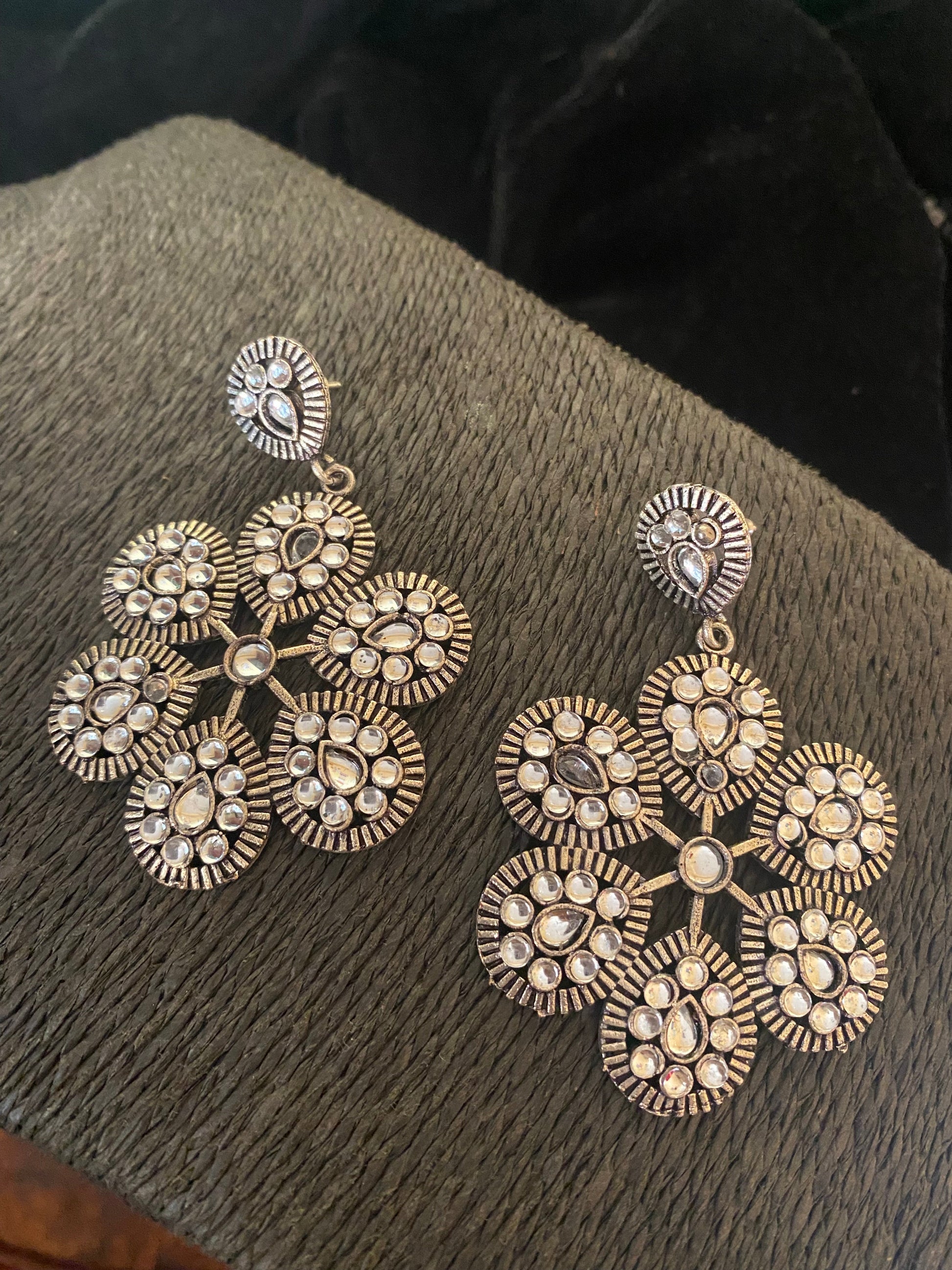 AMIKAA EARRINGS Gehnacollections