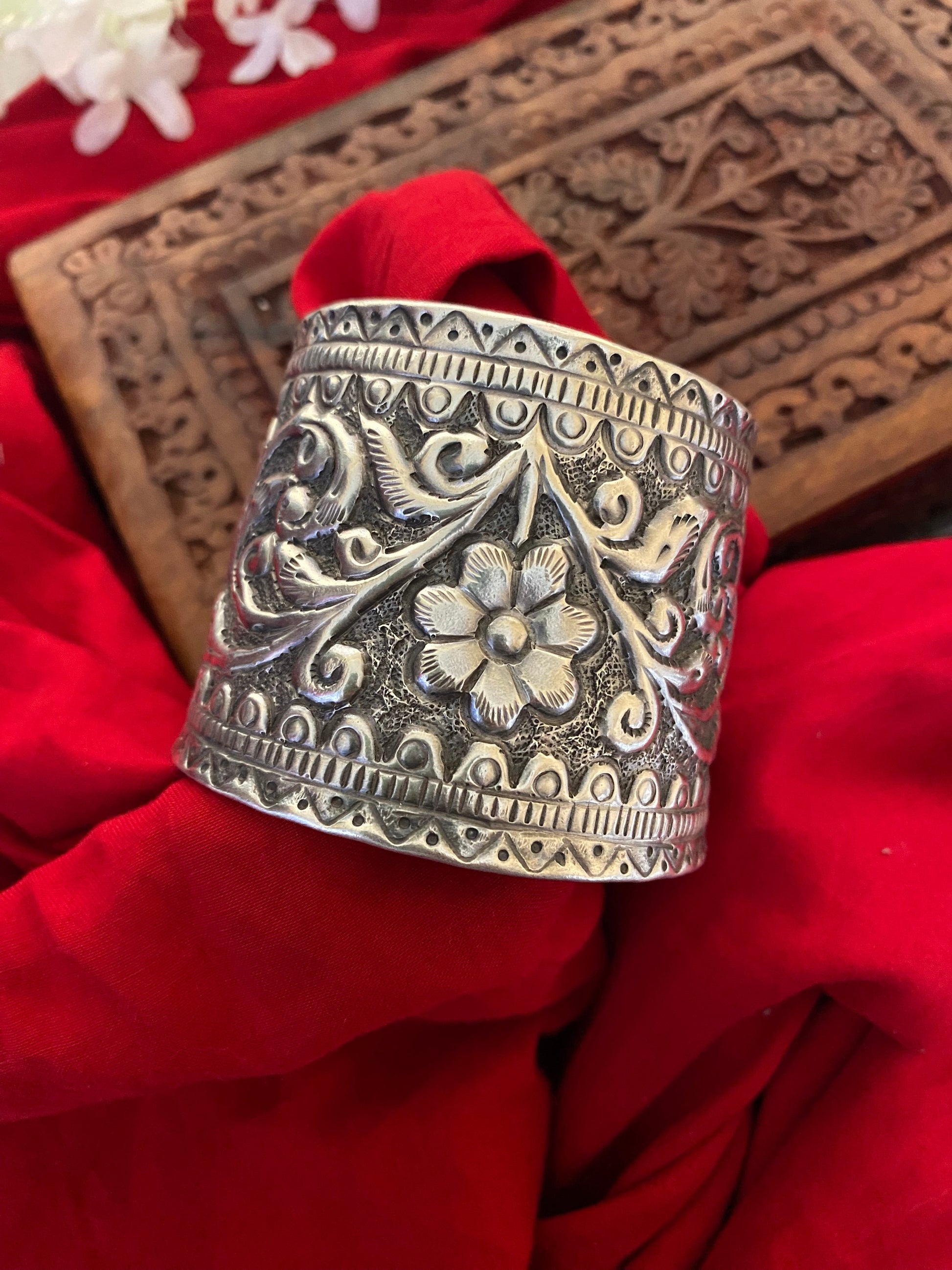 CHITRA KADA Gehnacollections