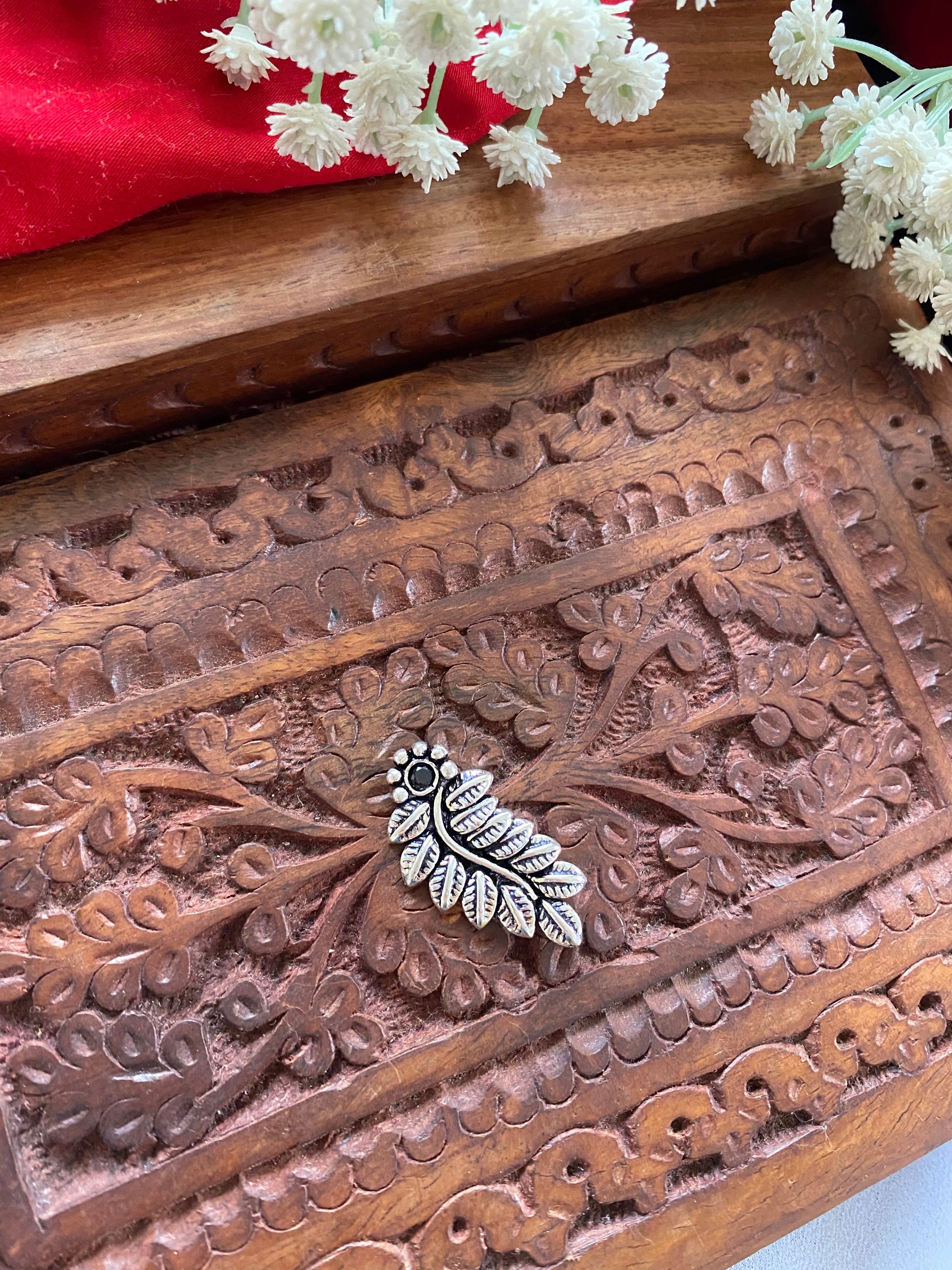 LEAVES PRESS ON NATH Gehnacollections