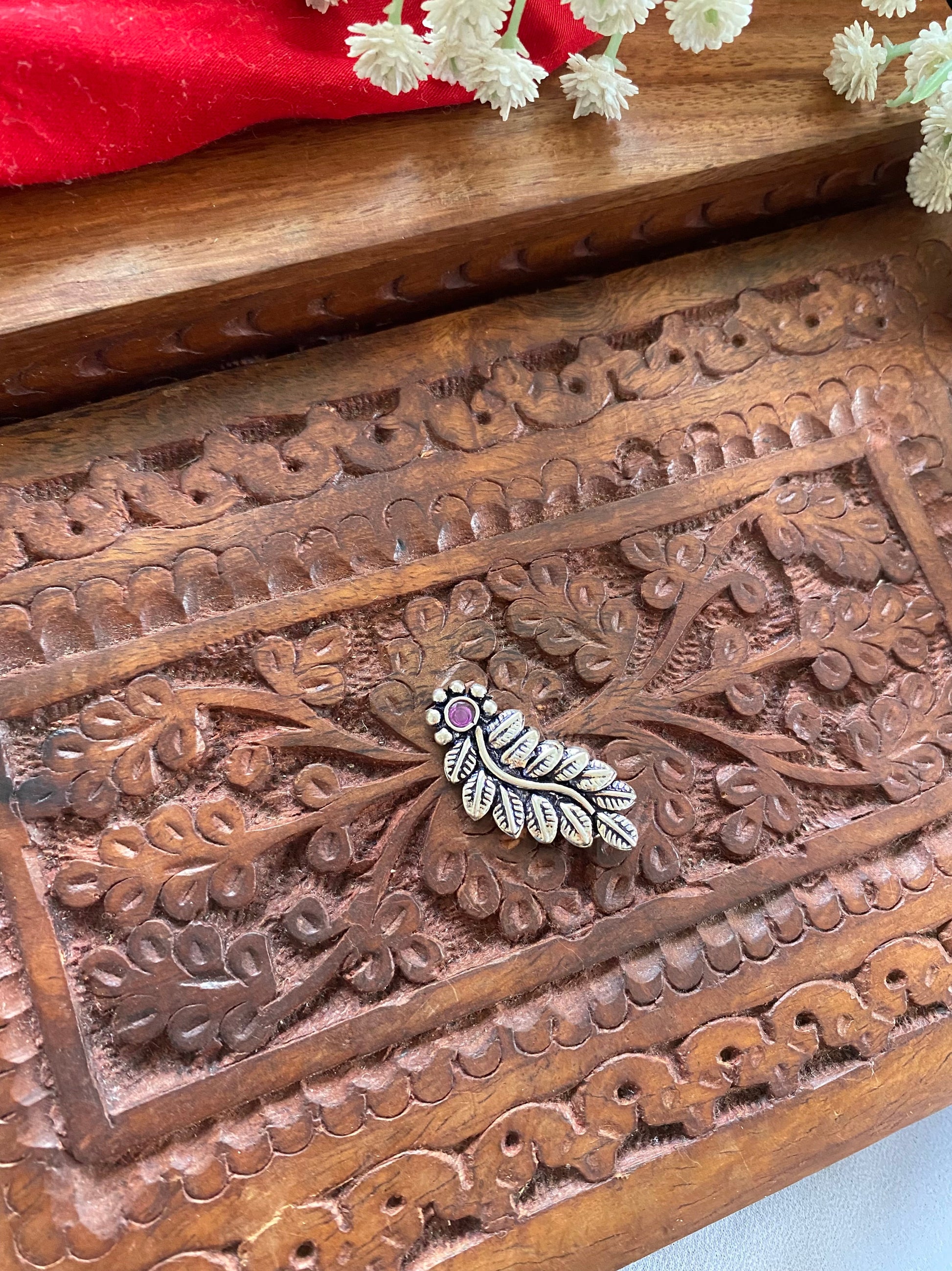 LEAVES PRESS ON NATH Gehnacollections