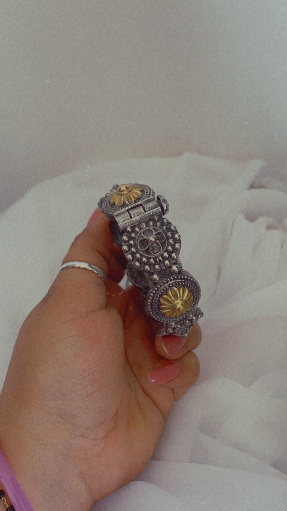 NISHI DUAL TONE KADA Gehnacollections