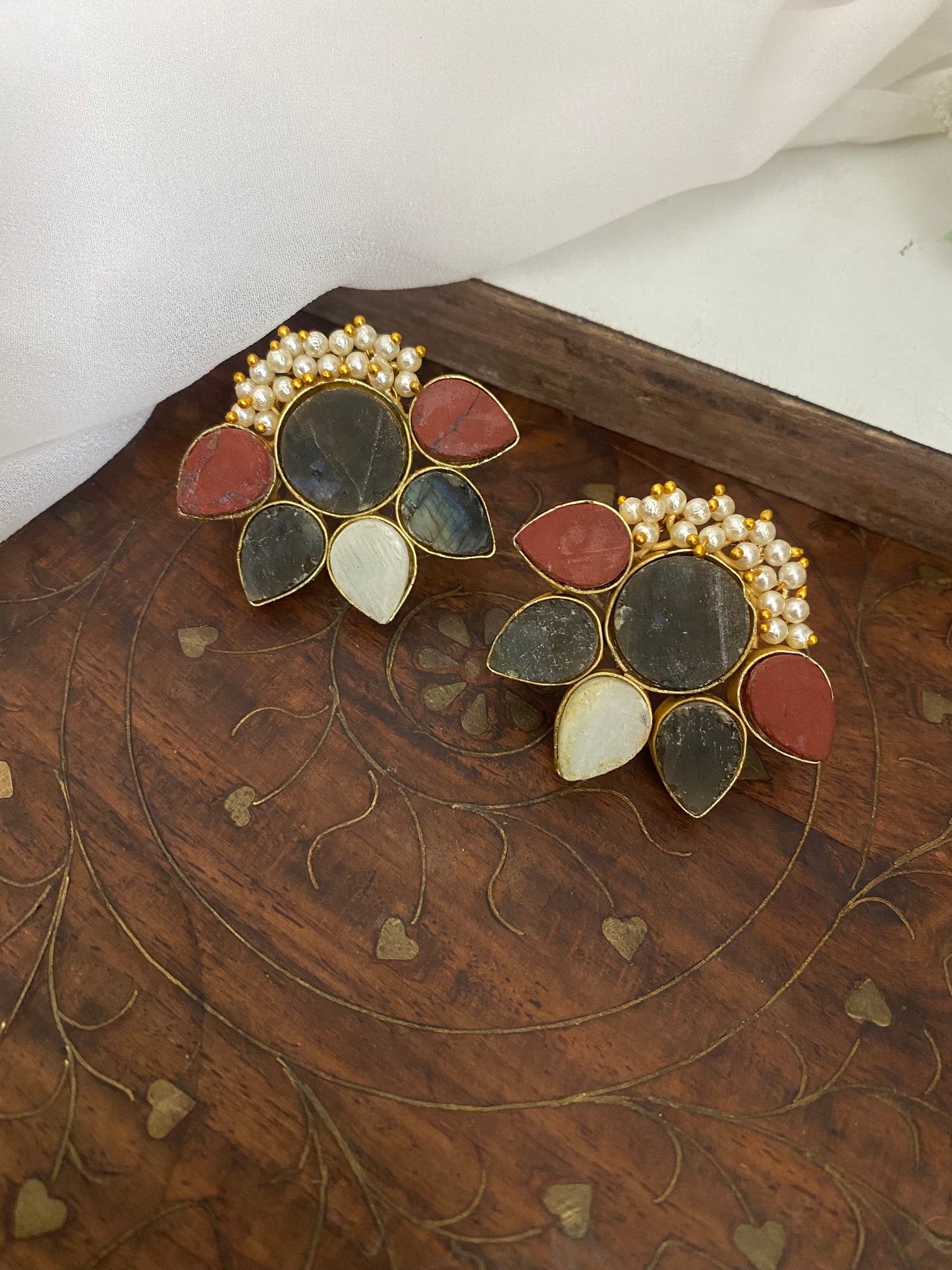 DHEERA STUDS Gehnacollections