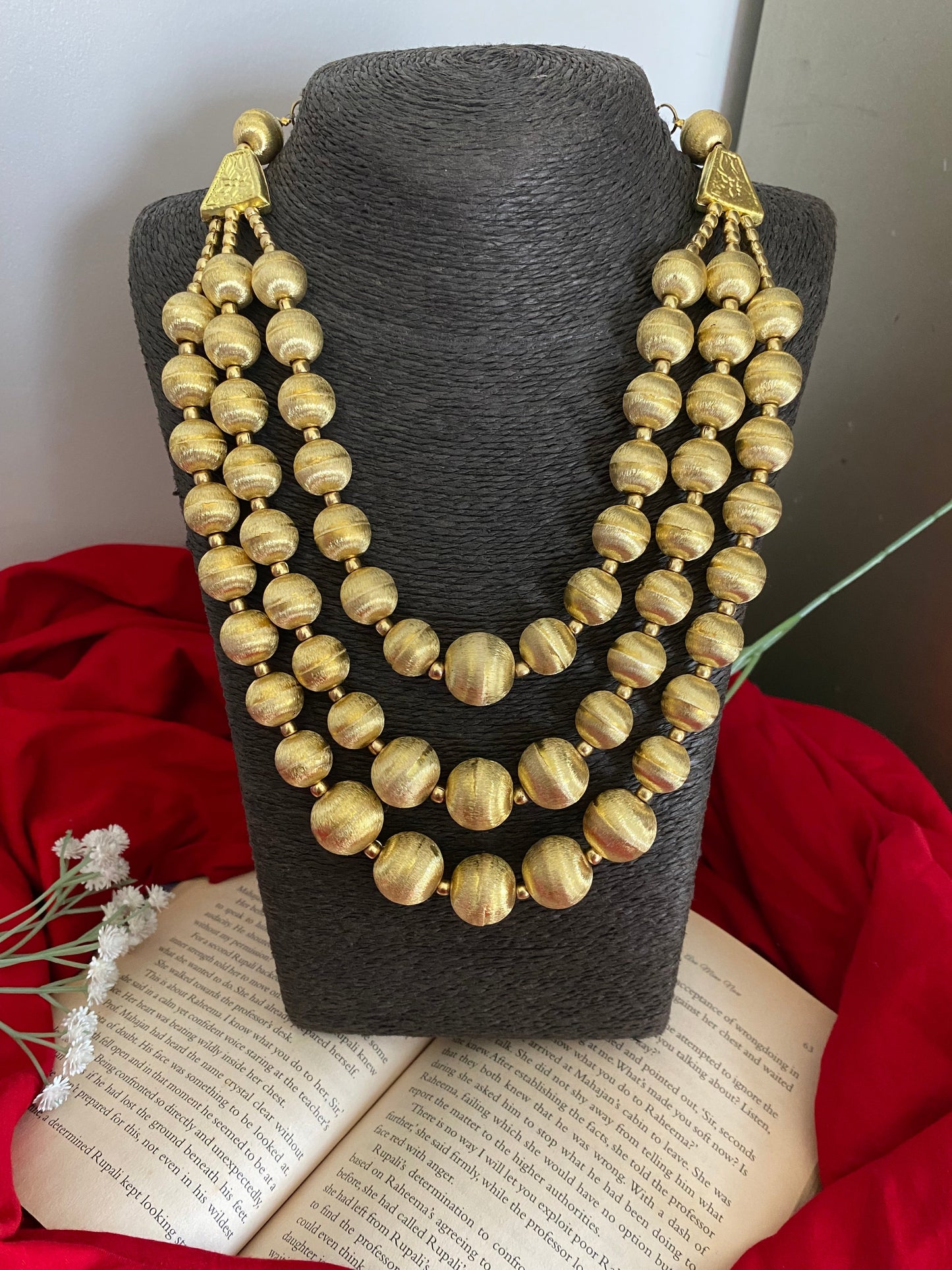 BEADS THREE LAYER NECKLACE Gehnacollections