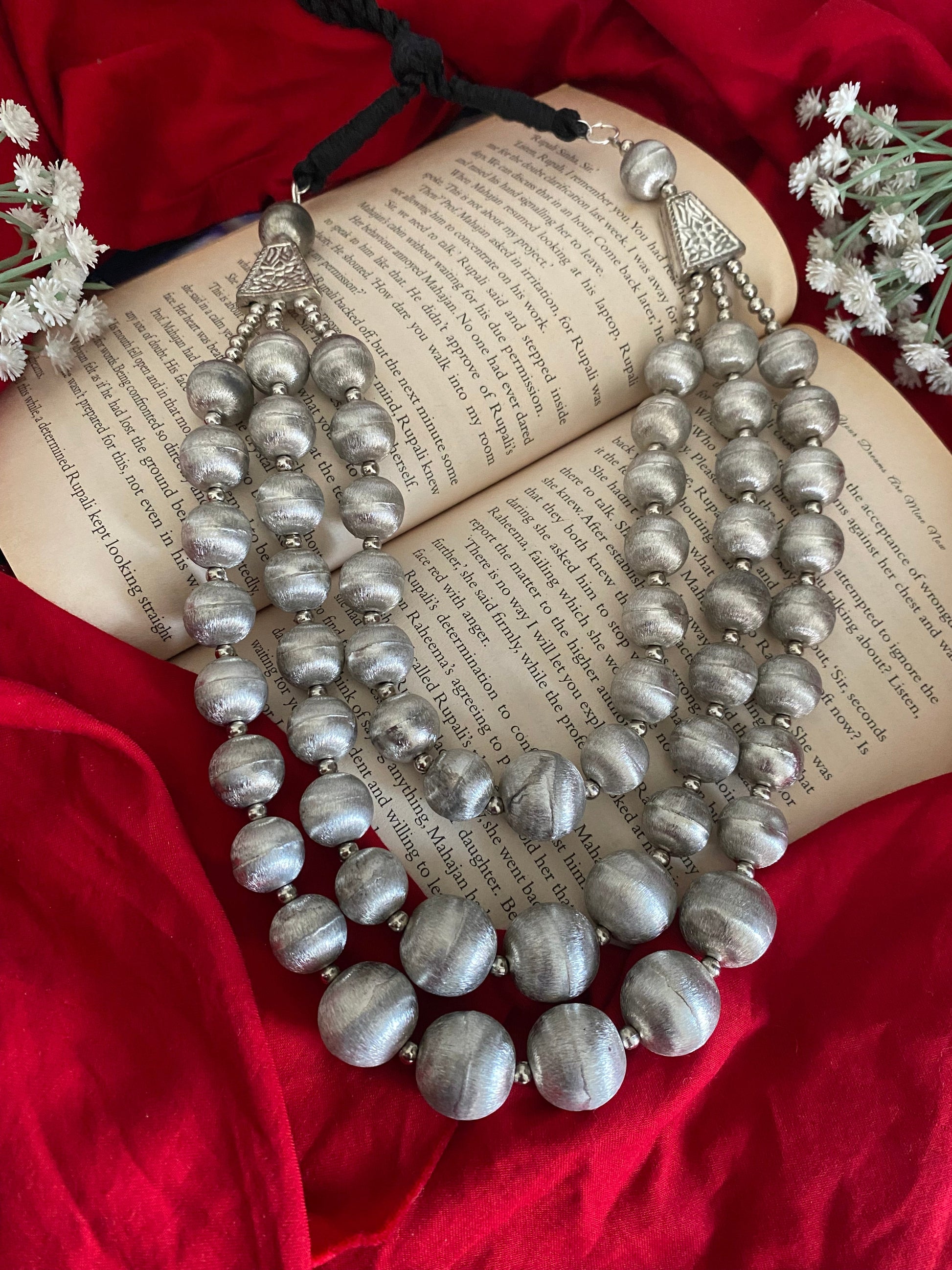 BEADS NECKLACE THREE LAYER Gehnacollections