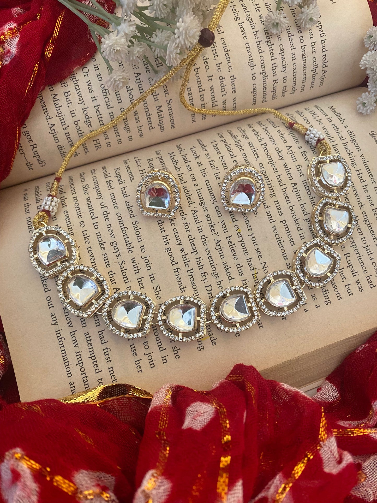 TEEJA CHOKER SET Gehnacollections