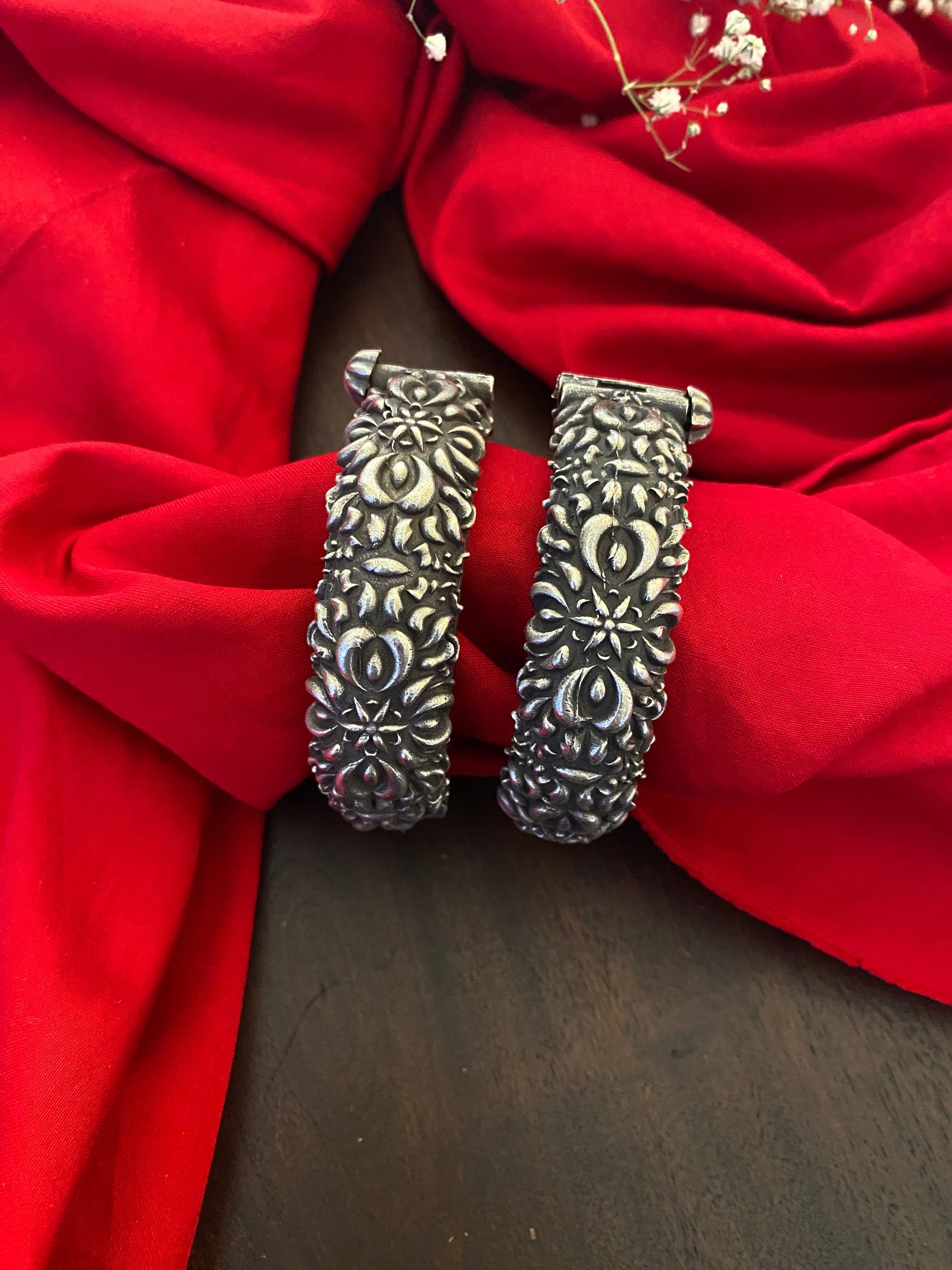 KITTY SILVER ANTIQUE KADA Gehna Collections