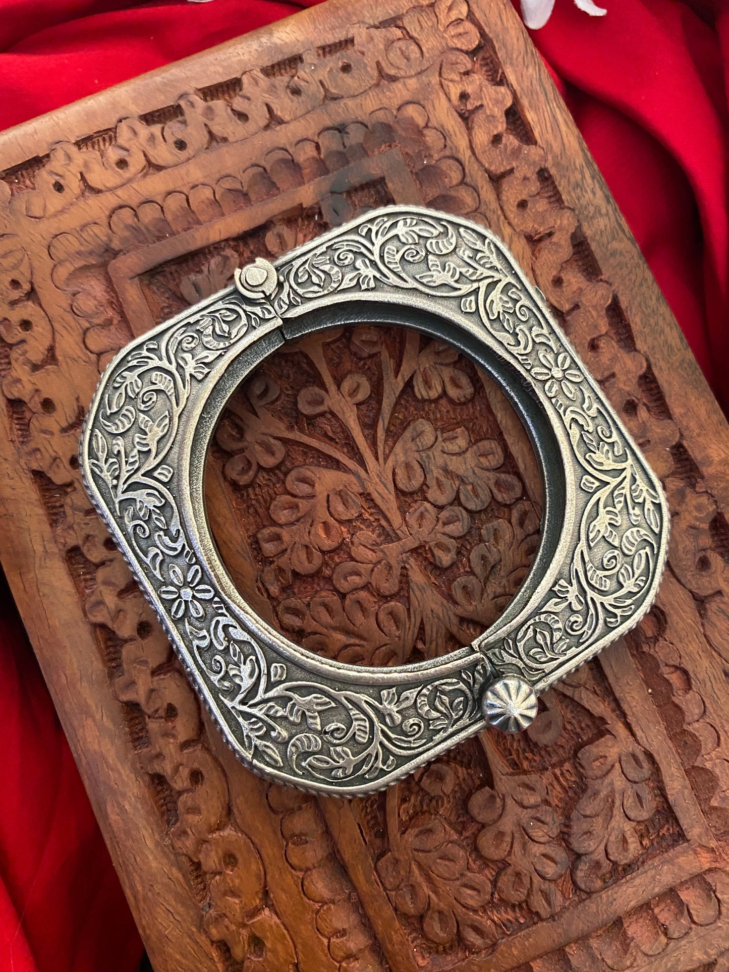 RISHI SQUARE KADA Gehnacollections