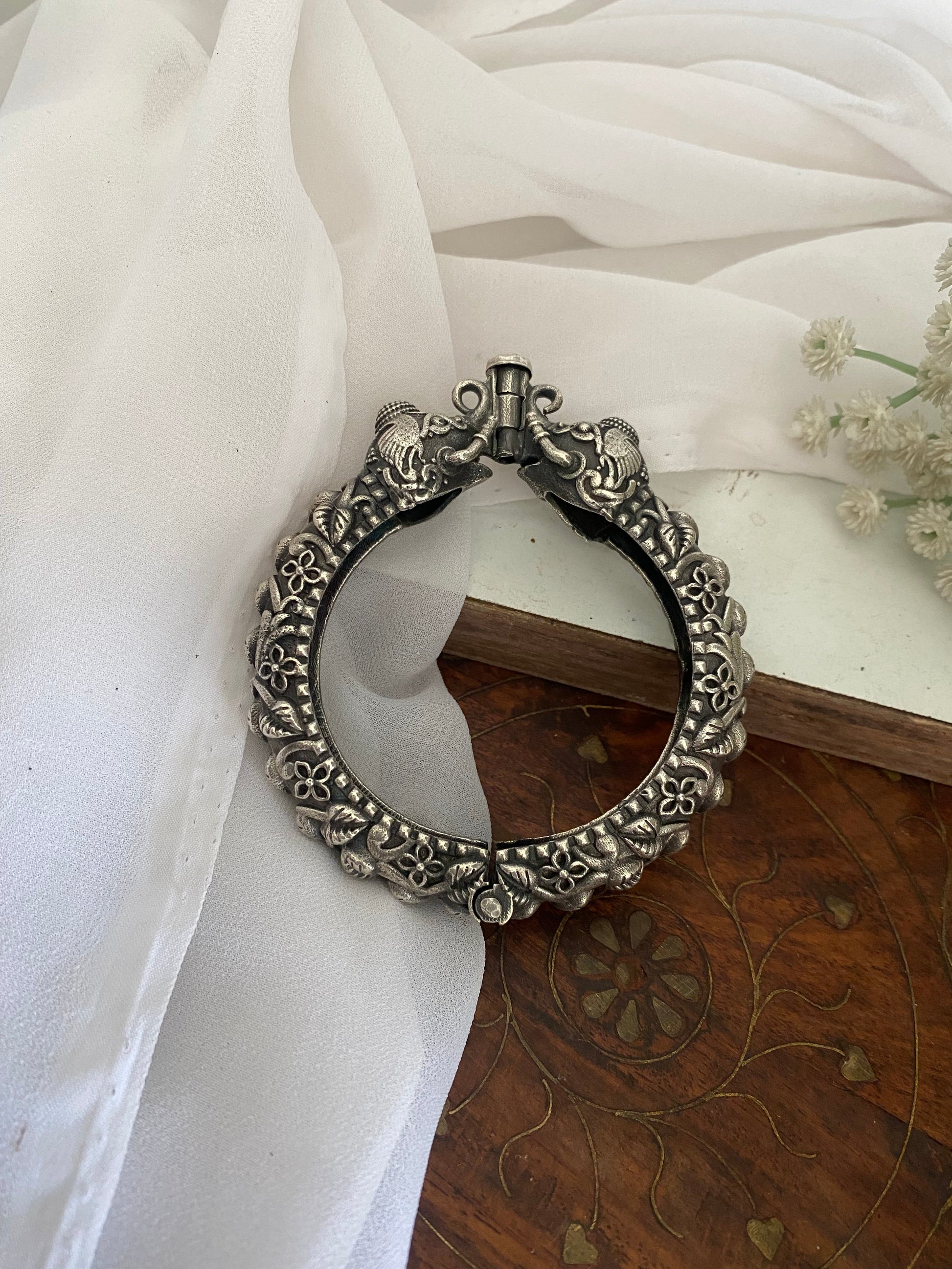 ELEPHANT KADA Gehnacollections