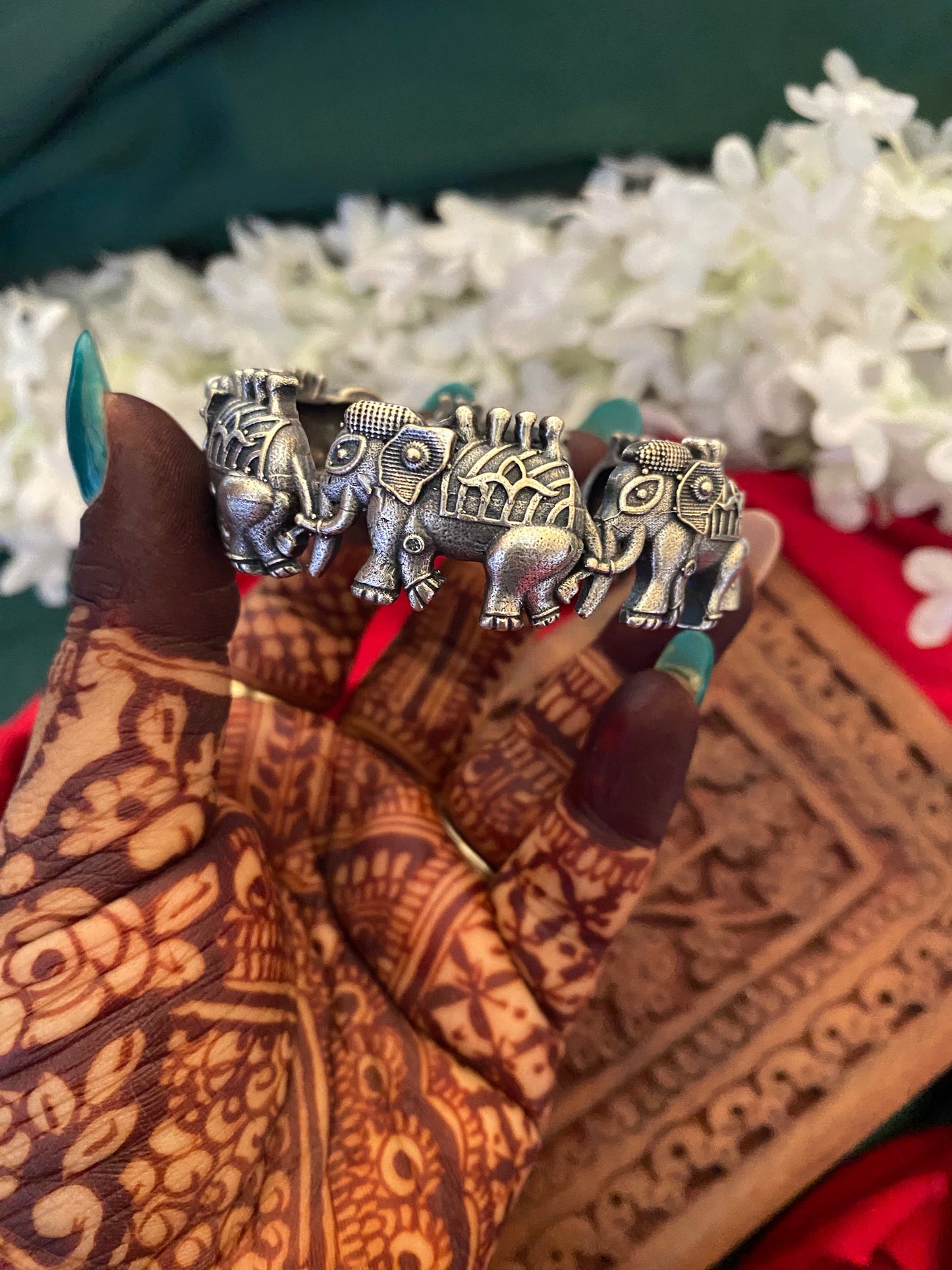 ELEPHANT KADA Gehnacollections